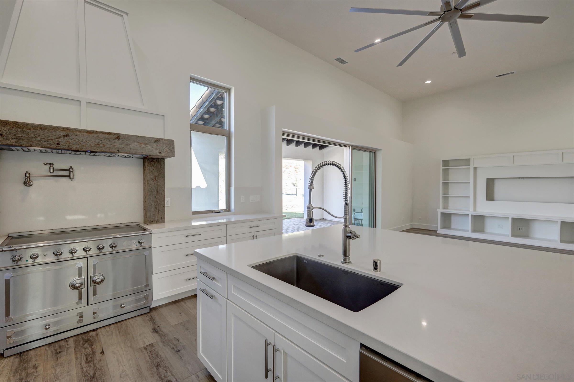 Detail Gallery Image 5 of 44 For 5808  Lake Vista Dr., Bonsall,  CA 92003 - 4 Beds | 4/1 Baths