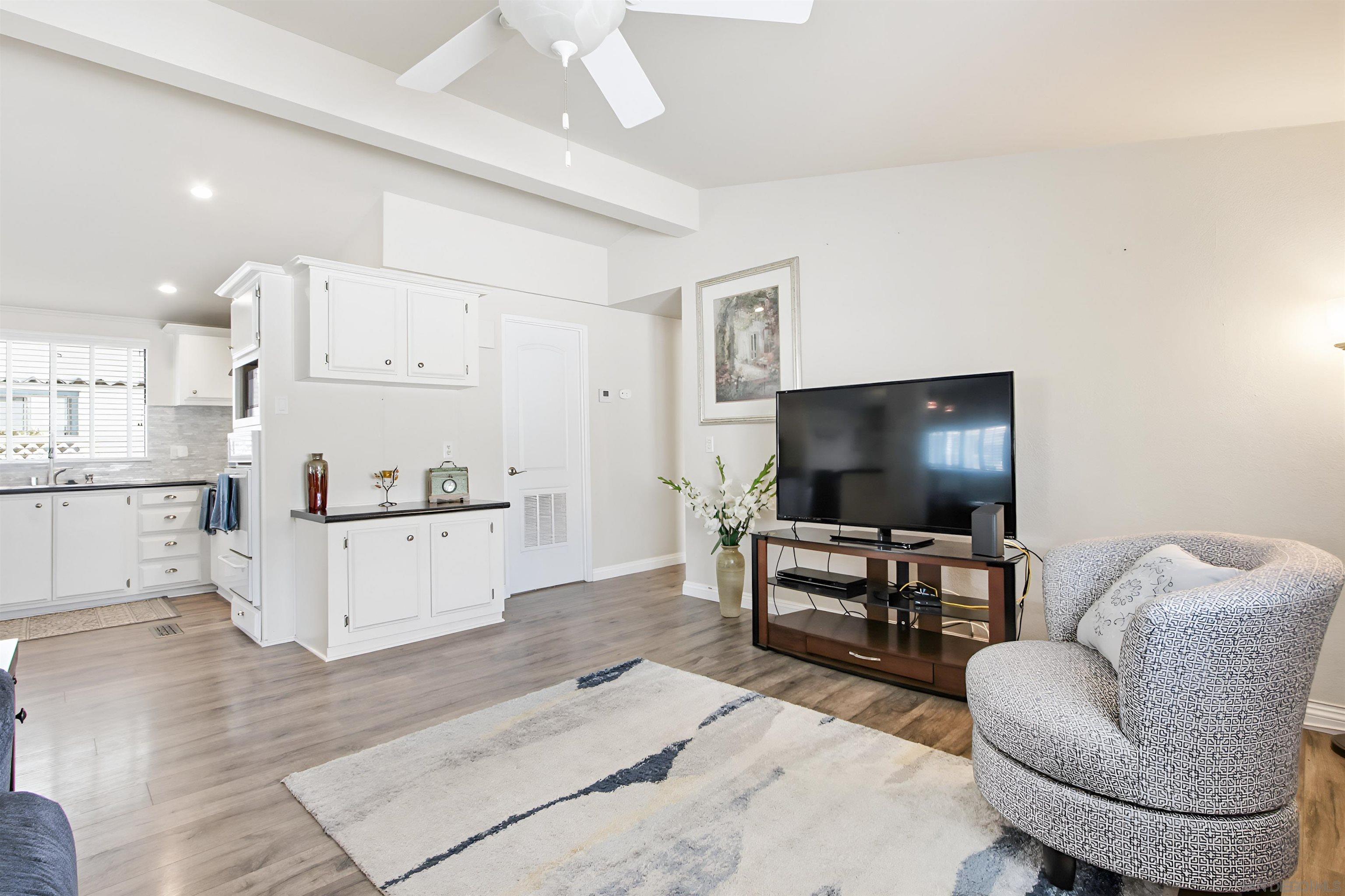 Detail Gallery Image 15 of 46 For 1723  Kiwi Gln, Escondido,  CA 92026 - 2 Beds | 2 Baths