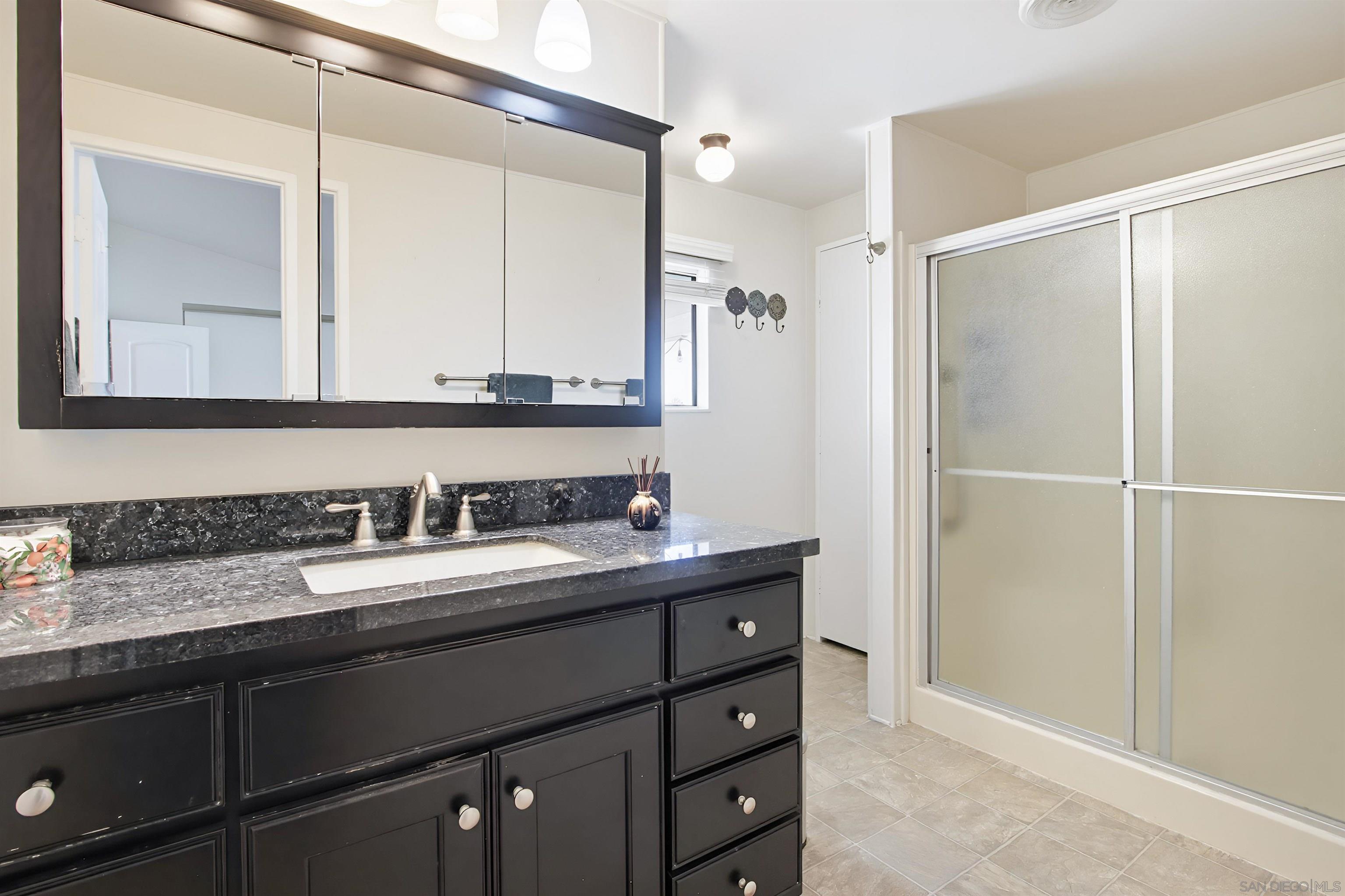 Detail Gallery Image 19 of 46 For 1723  Kiwi Gln, Escondido,  CA 92026 - 2 Beds | 2 Baths