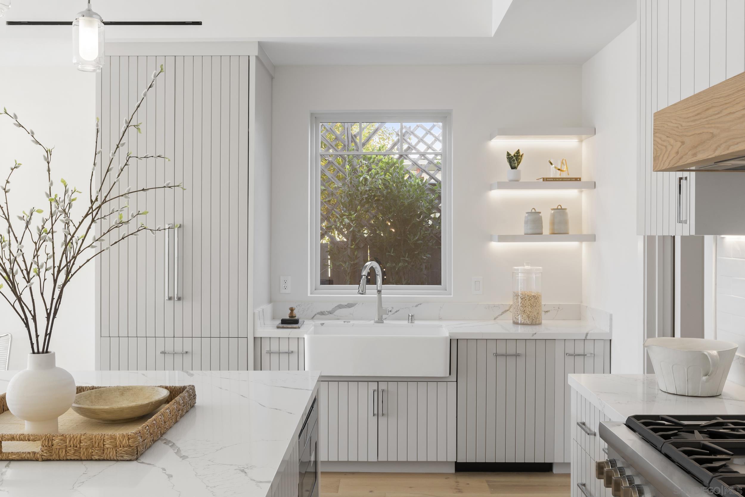 Detail Gallery Image 13 of 45 For 7216  Fay Ave, La Jolla,  CA 92037 - 4 Beds | 4 Baths