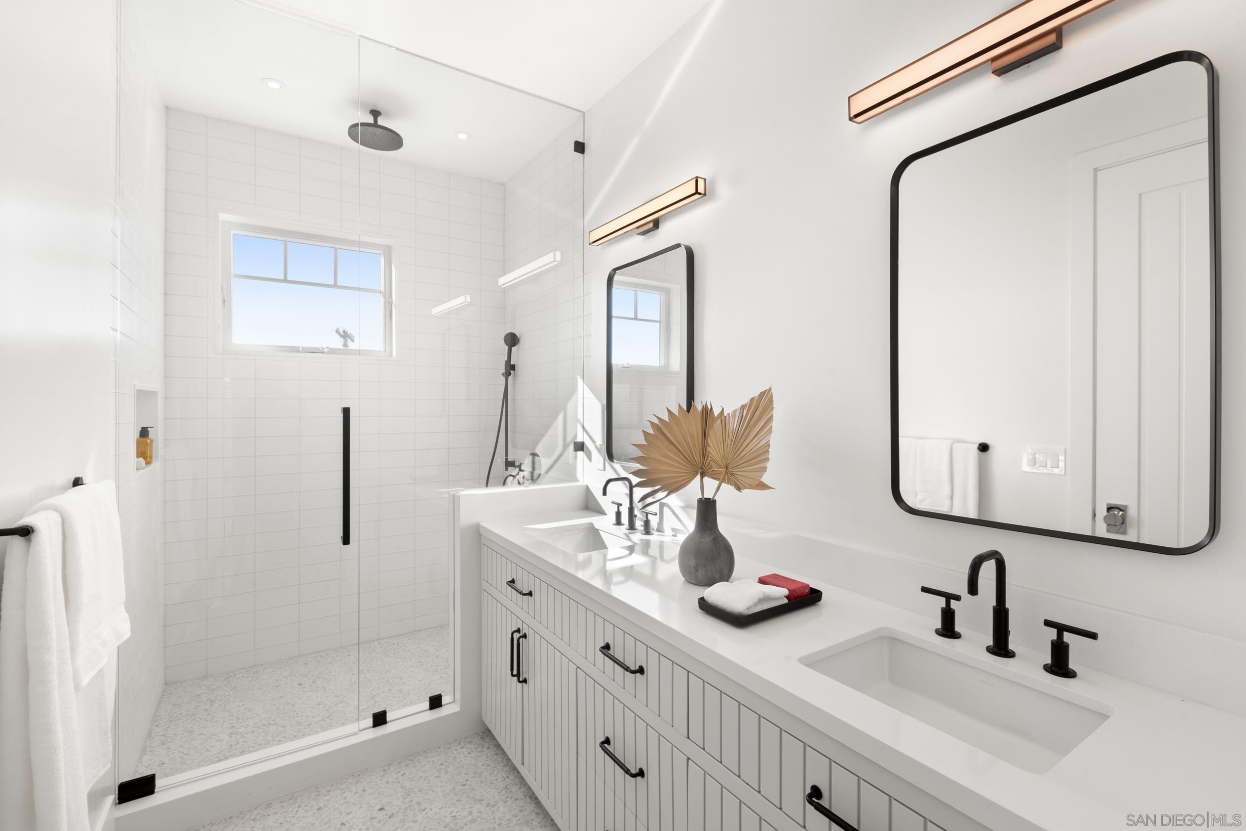 Detail Gallery Image 20 of 45 For 7216  Fay Ave, La Jolla,  CA 92037 - 4 Beds | 4 Baths