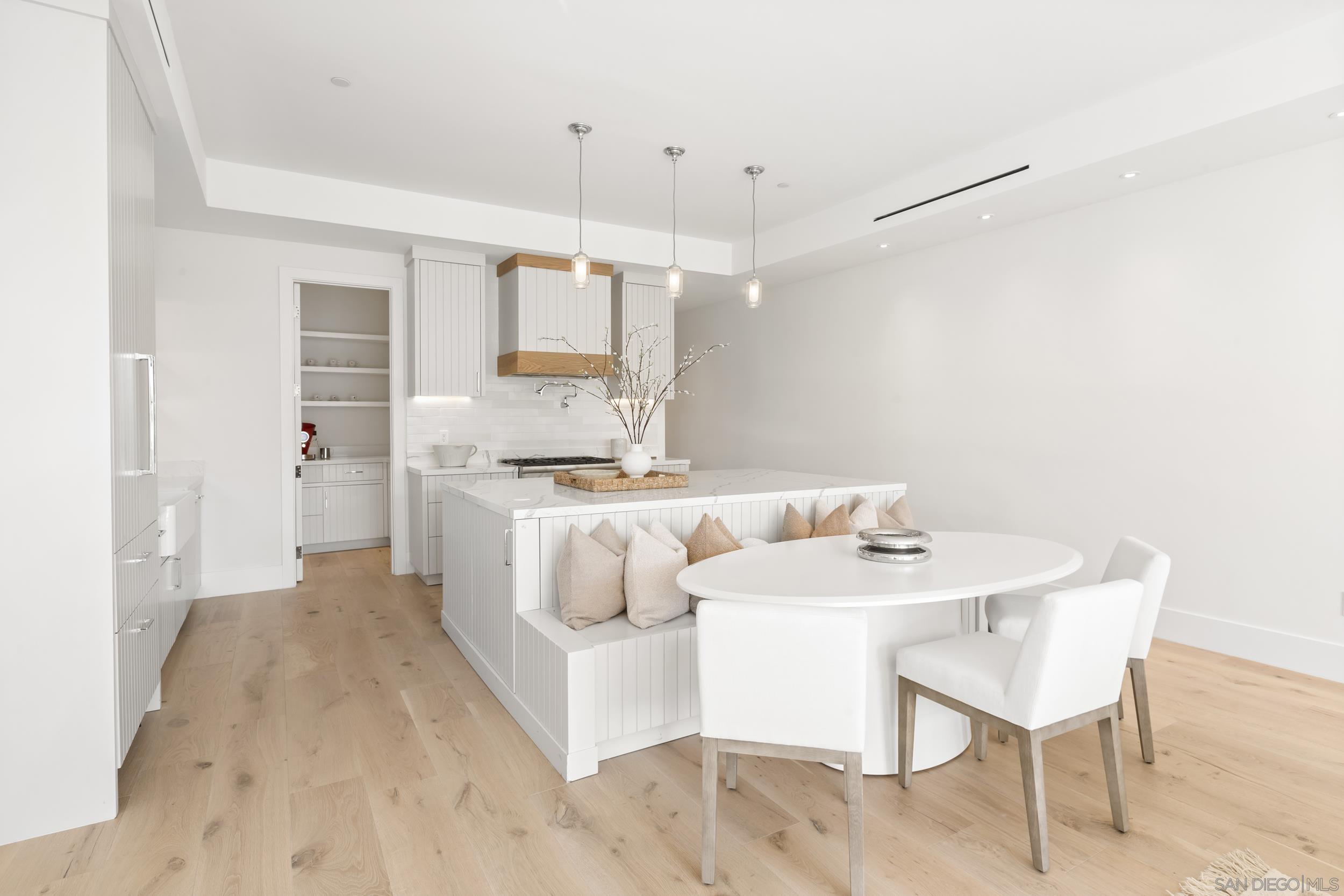 Detail Gallery Image 10 of 45 For 7216  Fay Ave, La Jolla,  CA 92037 - 4 Beds | 4 Baths