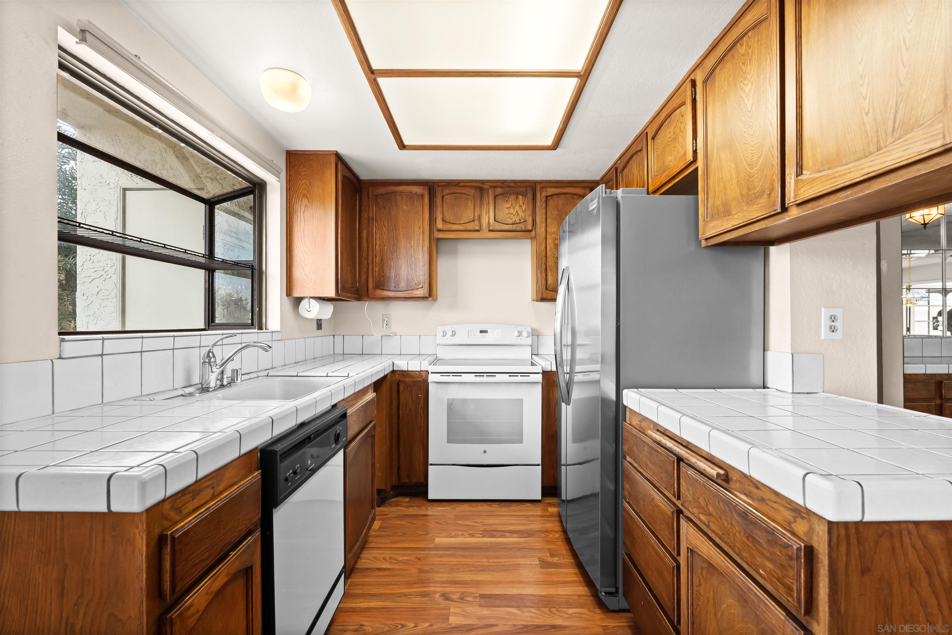 Detail Gallery Image 11 of 40 For 1263  Robinson Avenue  #13,  San Diego,  CA 92103 - 2 Beds | 2 Baths