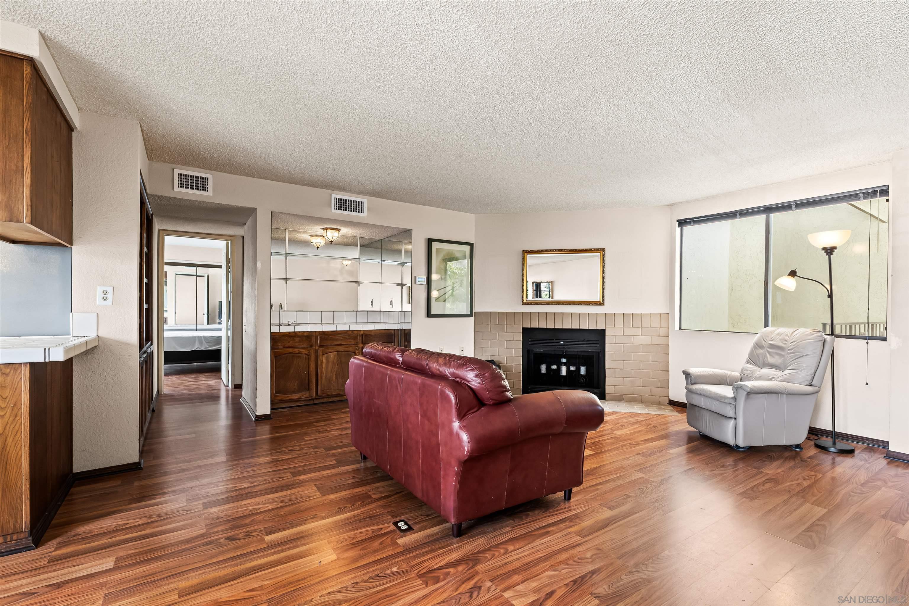 Detail Gallery Image 13 of 40 For 1263  Robinson Avenue  #13,  San Diego,  CA 92103 - 2 Beds | 2 Baths