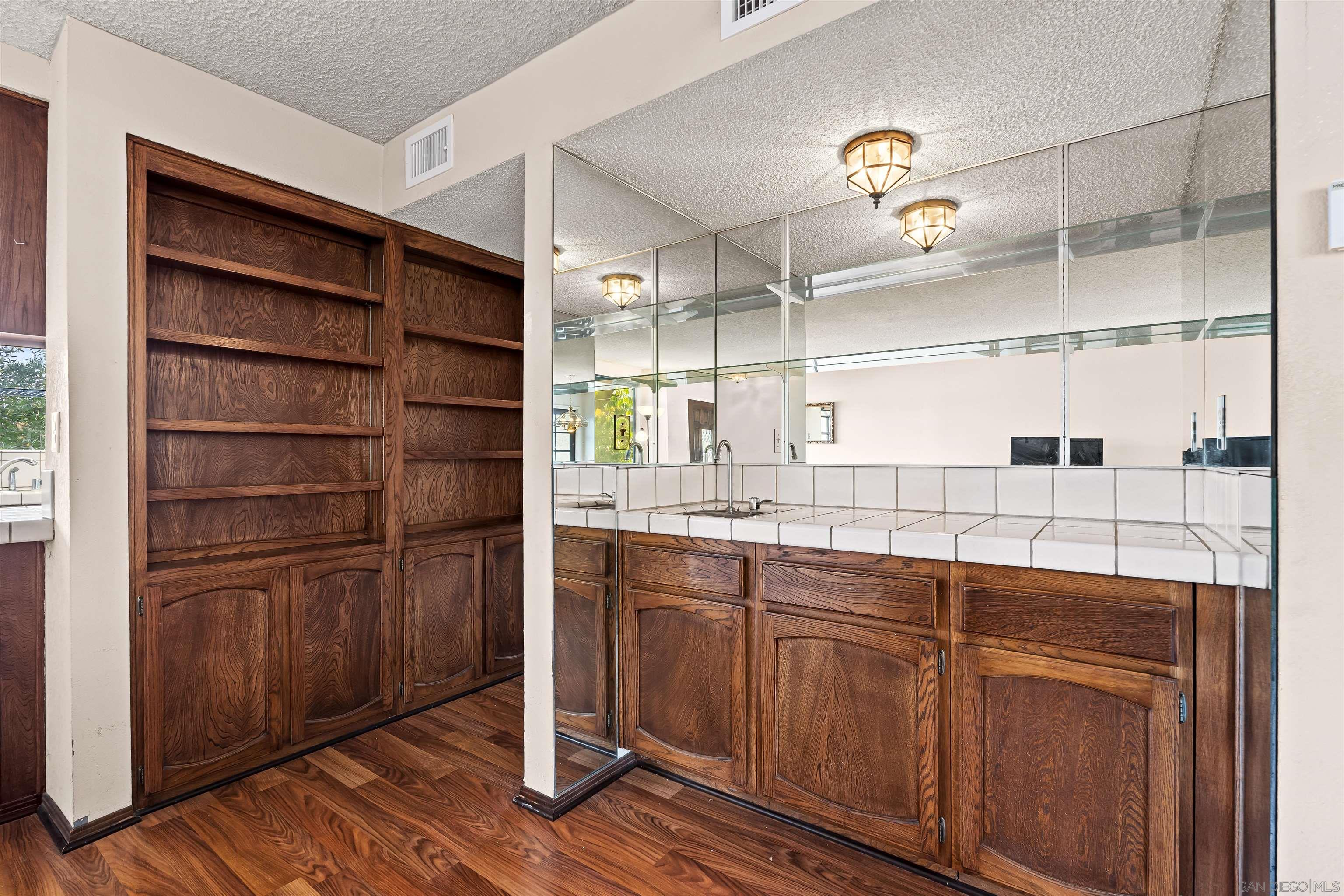 Detail Gallery Image 16 of 40 For 1263  Robinson Avenue  #13,  San Diego,  CA 92103 - 2 Beds | 2 Baths