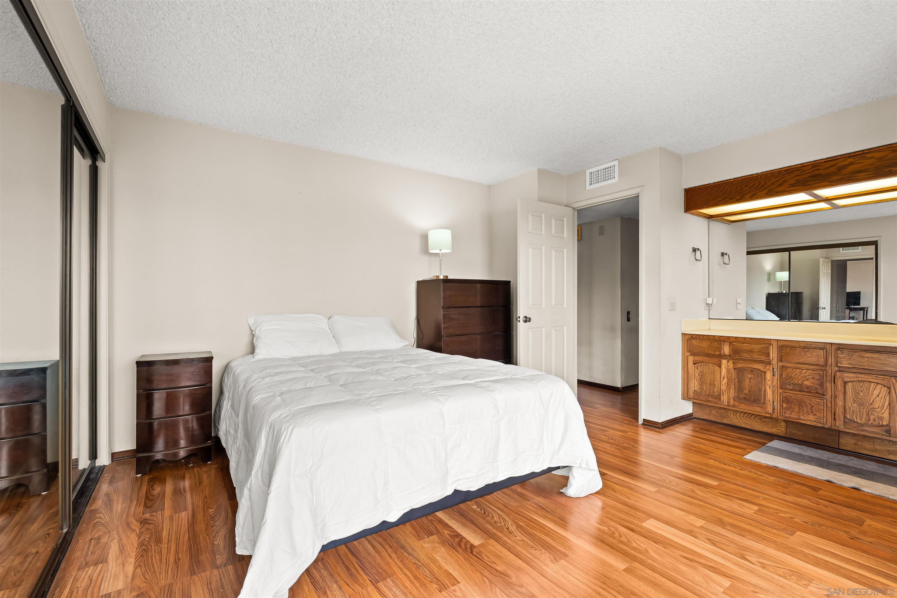 Detail Gallery Image 20 of 40 For 1263  Robinson Avenue  #13,  San Diego,  CA 92103 - 2 Beds | 2 Baths