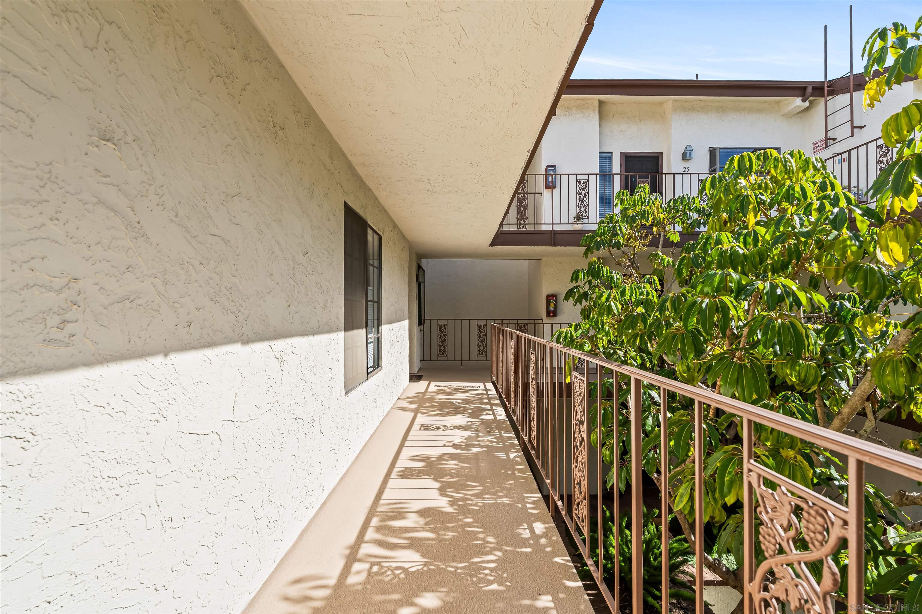 Detail Gallery Image 35 of 40 For 1263  Robinson Avenue  #13,  San Diego,  CA 92103 - 2 Beds | 2 Baths