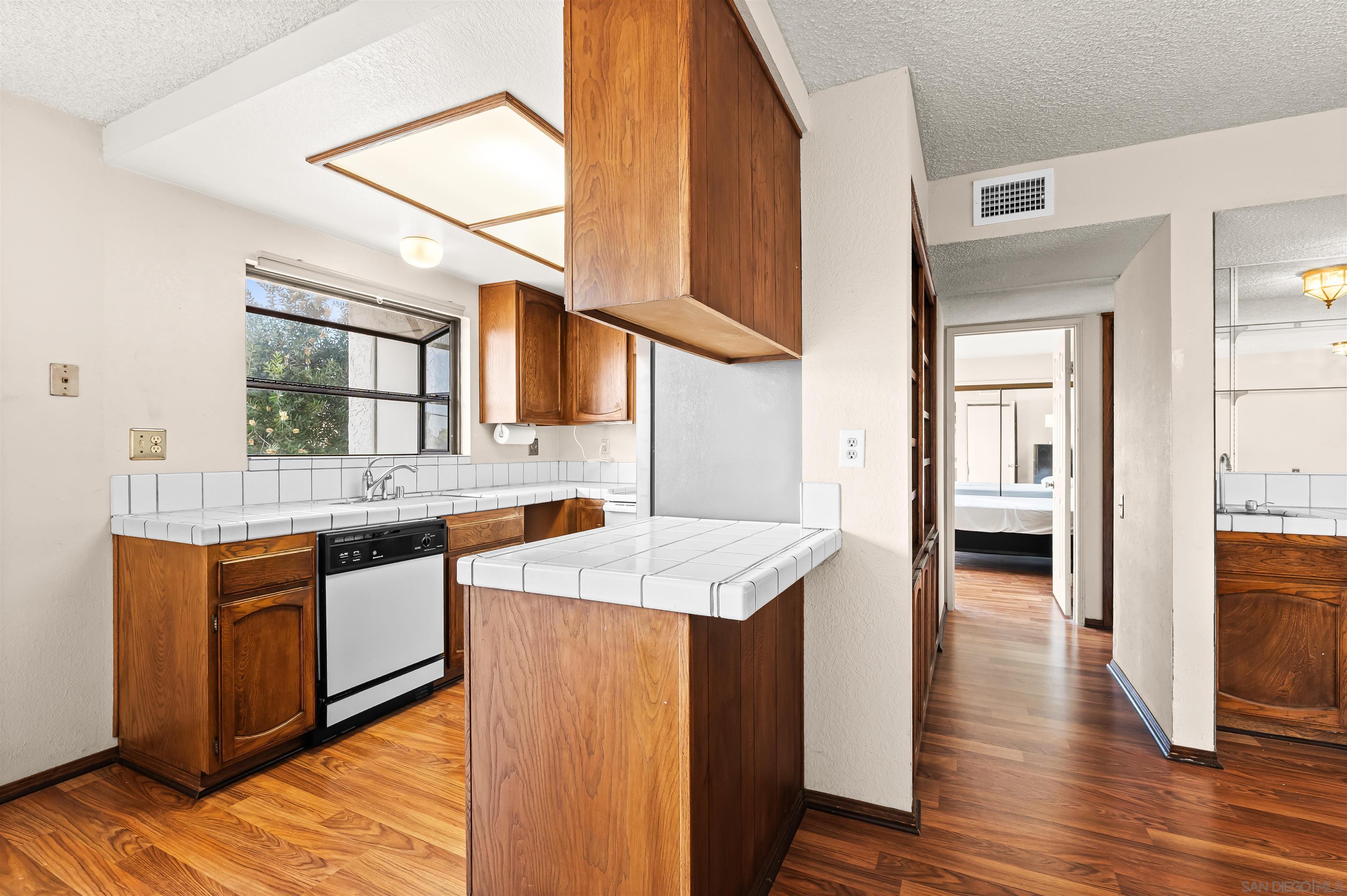 Detail Gallery Image 10 of 40 For 1263  Robinson Avenue  #13,  San Diego,  CA 92103 - 2 Beds | 2 Baths