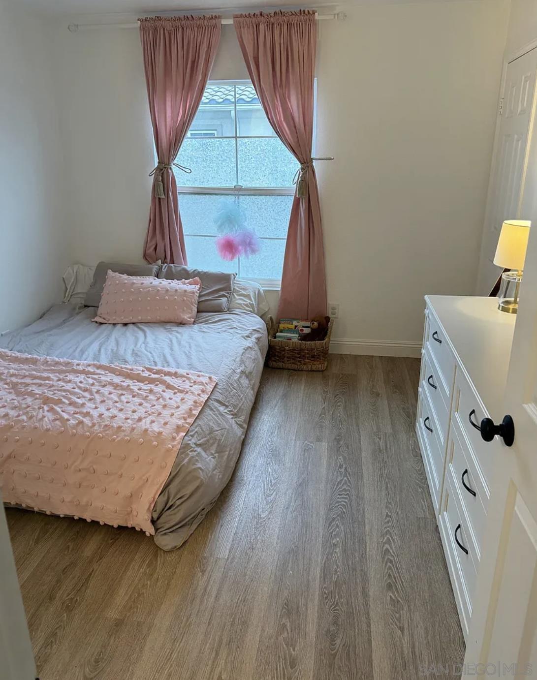 Detail Gallery Image 11 of 14 For 1897  Fargo Ln  5, Chula Vista,  CA 91913 - 3 Beds | 3 Baths