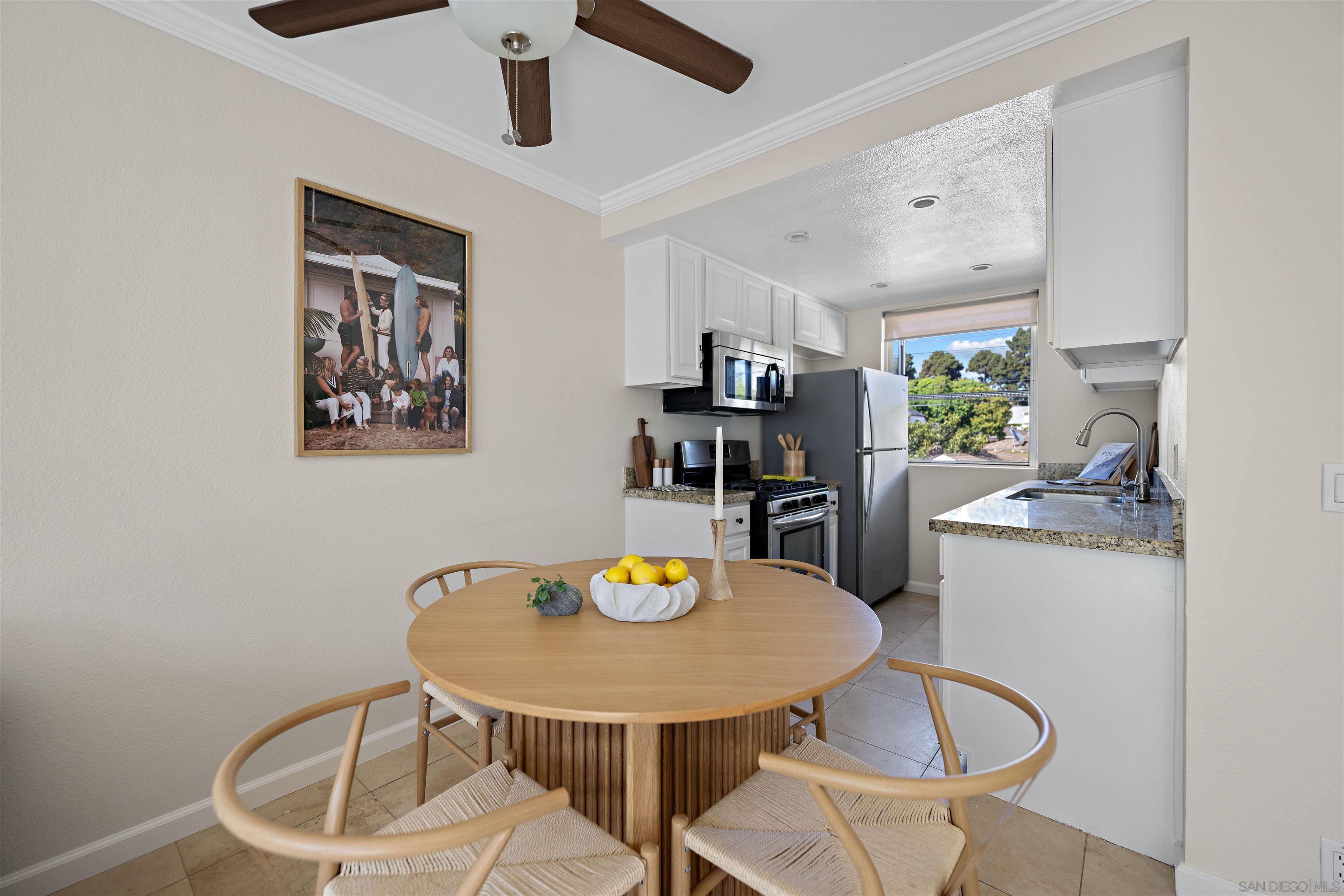 Detail Gallery Image 4 of 17 For 410  S Freeman St  #10,  Oceanside,  CA 92054 - 2 Beds | 1 Baths