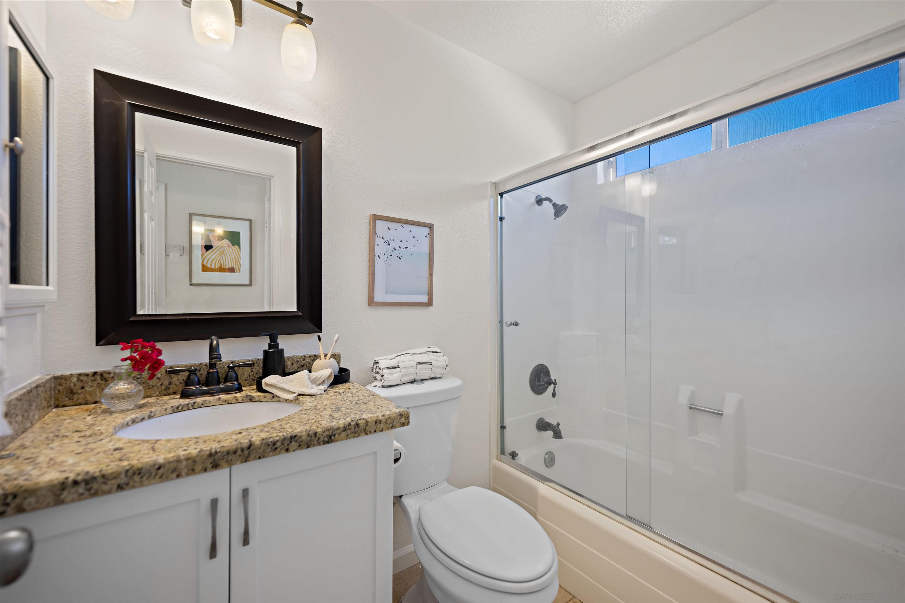 Detail Gallery Image 7 of 17 For 410  S Freeman St  #10,  Oceanside,  CA 92054 - 2 Beds | 1 Baths