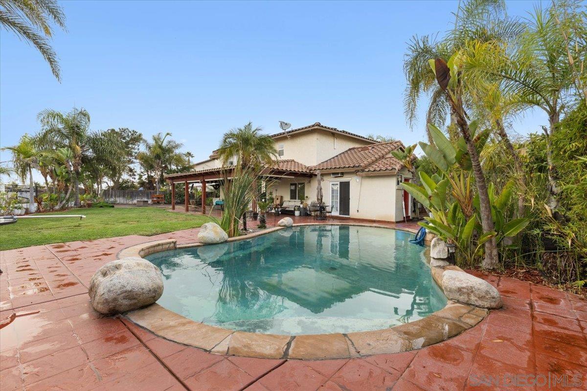 Detail Gallery Image 14 of 42 For 1528  Hendrix Pl, Chula Vista,  CA 91911 - 5 Beds | 3/1 Baths