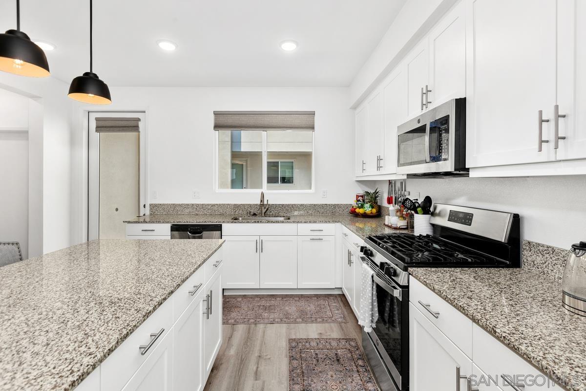 Detail Gallery Image 2 of 26 For 5405  Beach Bluff Ln  #224,  San Diego,  CA 92154 - 4 Beds | 3/1 Baths