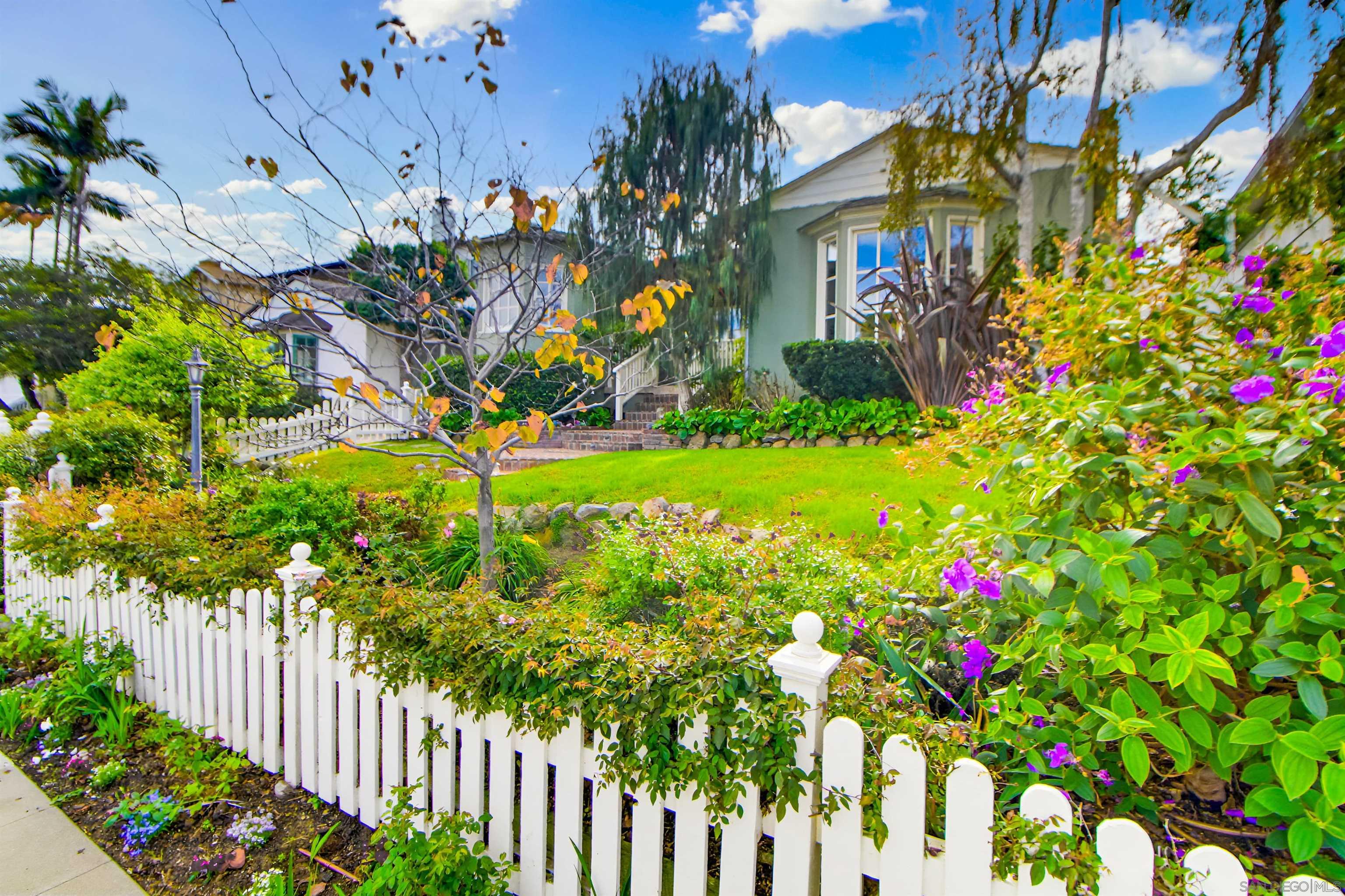 Front Image Thumbnail for SD250044282