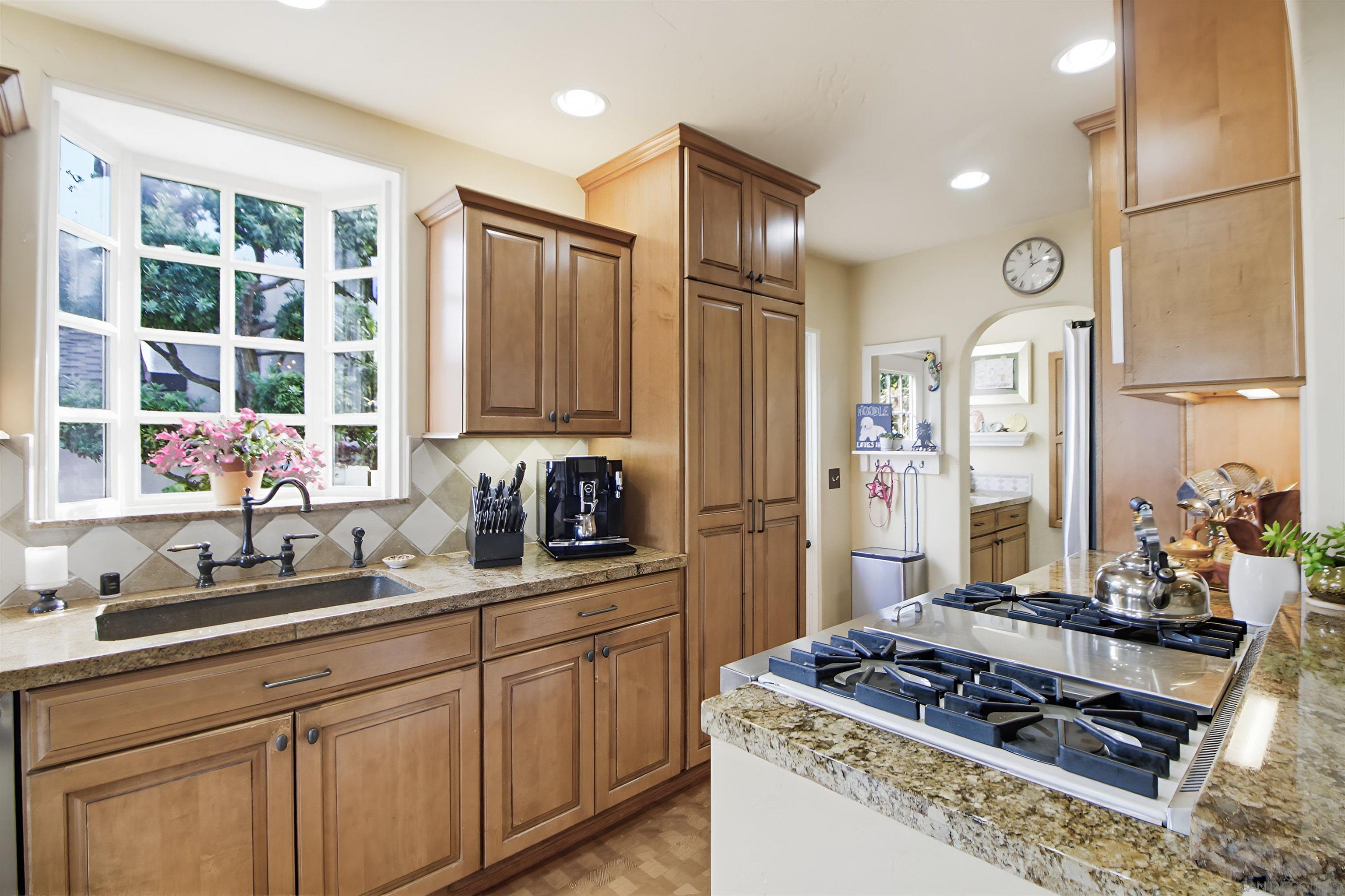 Detail Gallery Image 19 of 73 For 3039  Dumas Street, San Diego,  CA 92106 - 4 Beds | 3 Baths