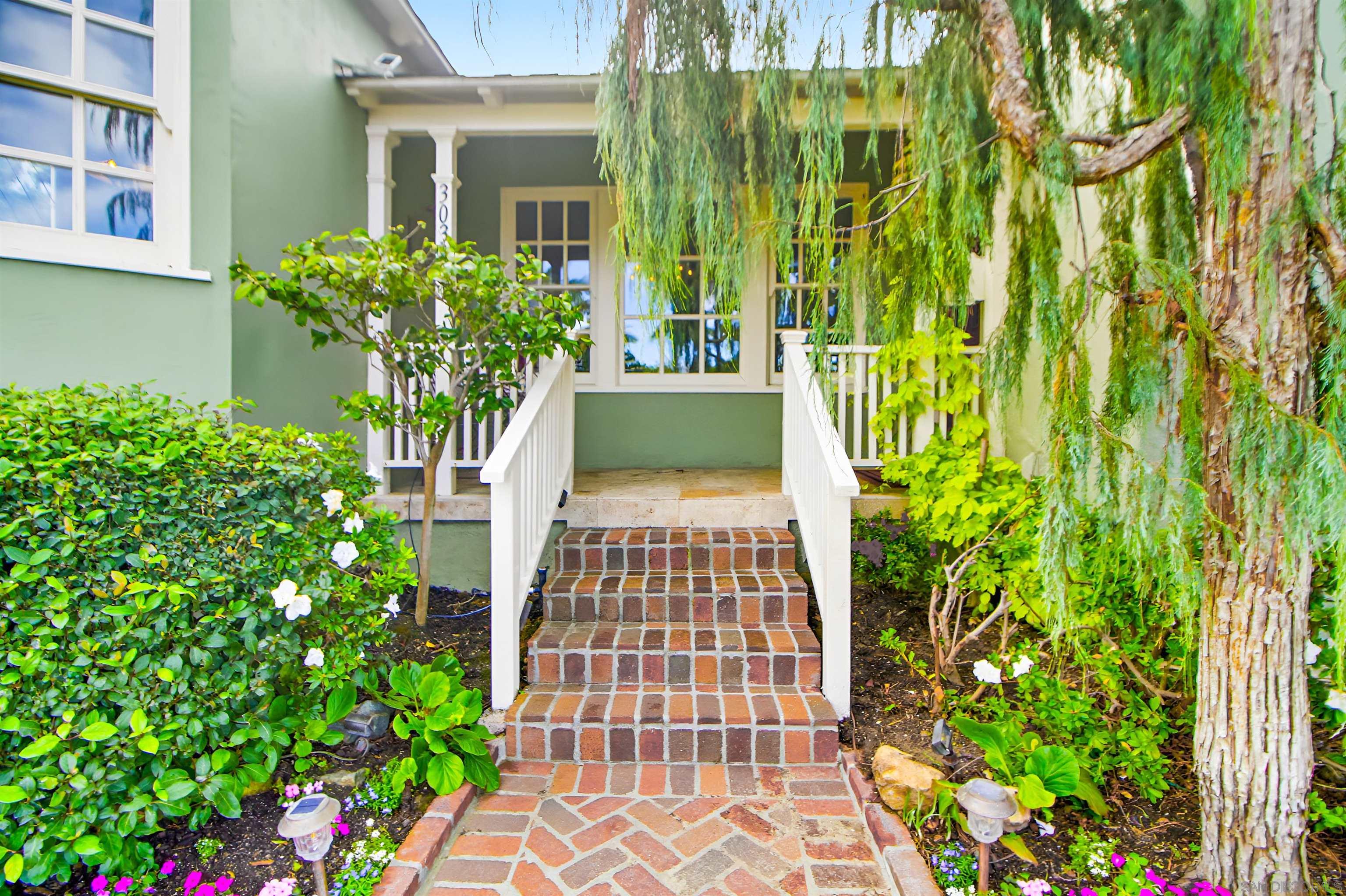 Detail Gallery Image 7 of 73 For 3039  Dumas Street, San Diego,  CA 92106 - 4 Beds | 3 Baths