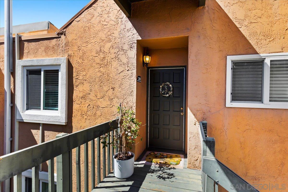 Detail Gallery Image 3 of 36 For 17165 W Bernardo Dr  #205,  San Diego,  CA 92127 - 2 Beds | 1 Baths