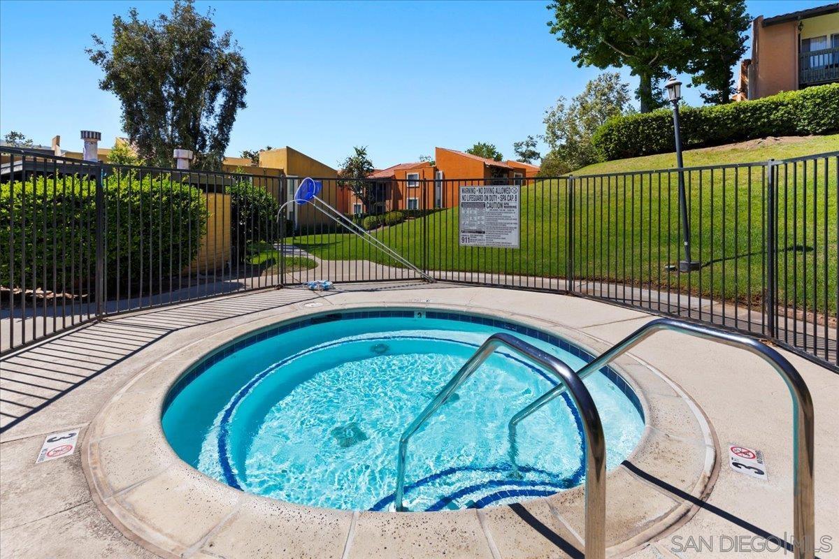 Detail Gallery Image 33 of 36 For 17165 W Bernardo Dr  #205,  San Diego,  CA 92127 - 2 Beds | 1 Baths
