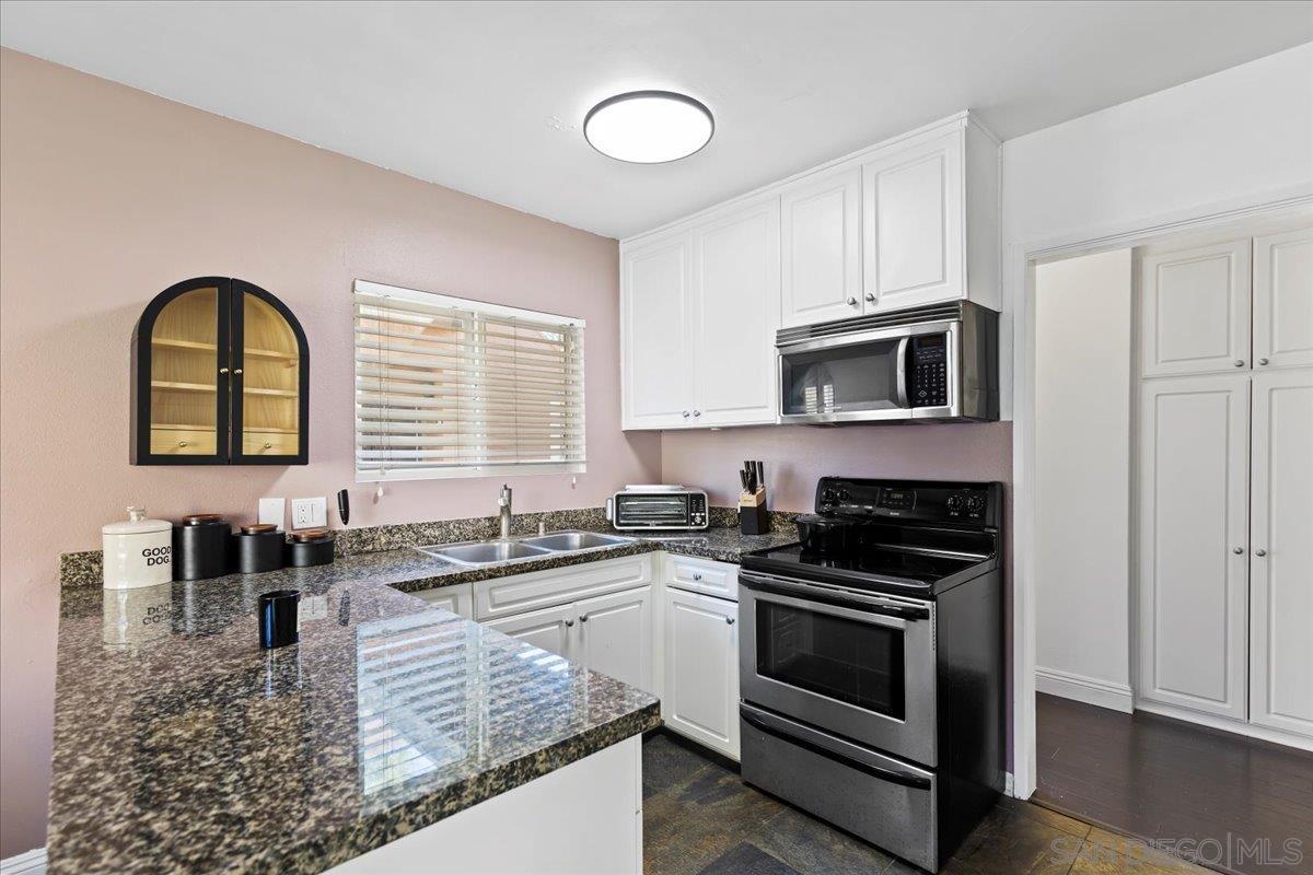 Detail Gallery Image 5 of 36 For 17165 W Bernardo Dr  #205,  San Diego,  CA 92127 - 2 Beds | 1 Baths
