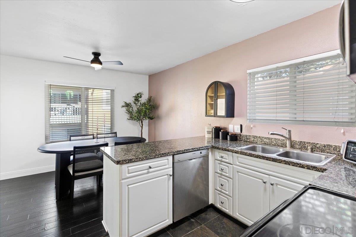 Detail Gallery Image 8 of 36 For 17165 W Bernardo Dr  #205,  San Diego,  CA 92127 - 2 Beds | 1 Baths