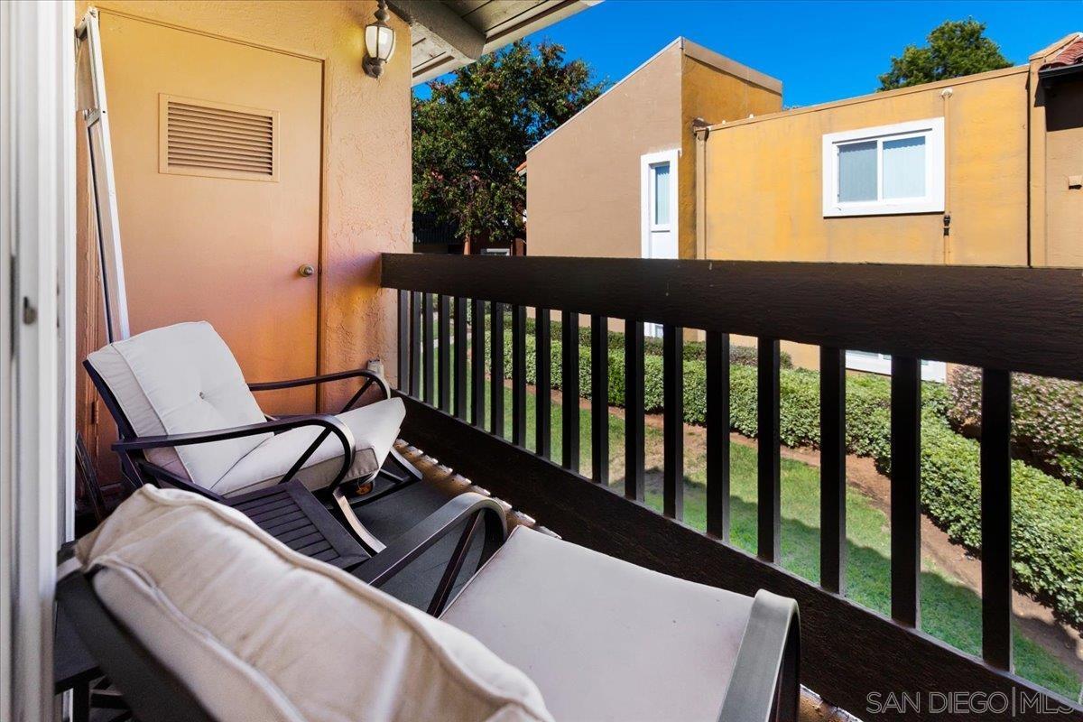 Detail Gallery Image 9 of 36 For 17165 W Bernardo Dr  #205,  San Diego,  CA 92127 - 2 Beds | 1 Baths