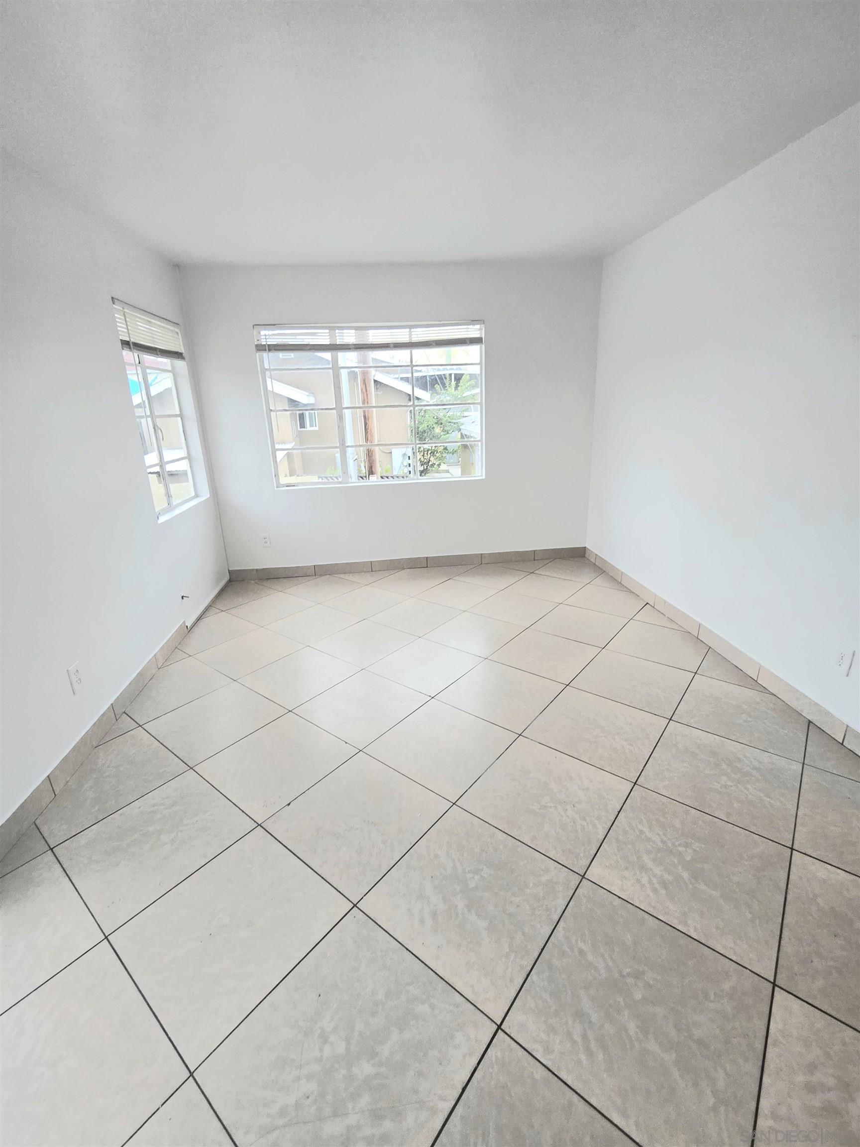 Detail Gallery Image 3 of 13 For 3832  Boundary, San Diego,  CA 92104 - 1 Beds | 1 Baths