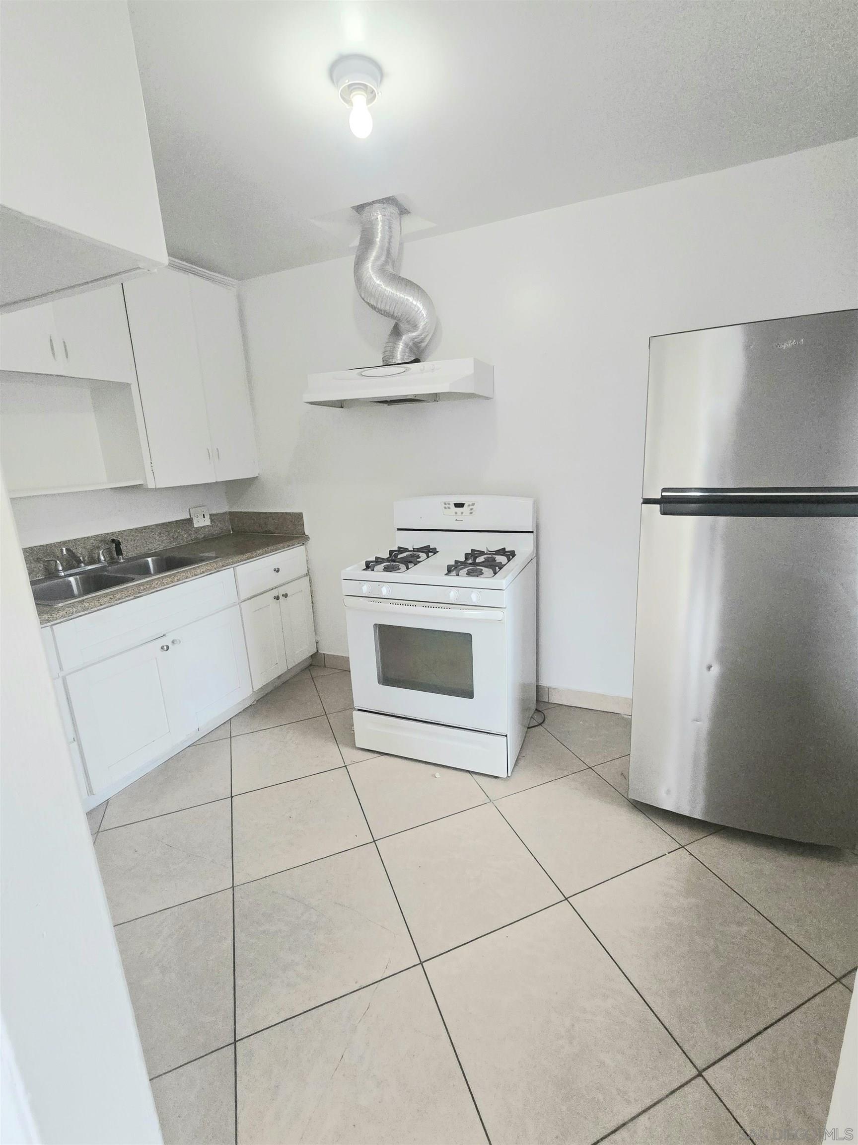 Detail Gallery Image 5 of 13 For 3832  Boundary, San Diego,  CA 92104 - 1 Beds | 1 Baths