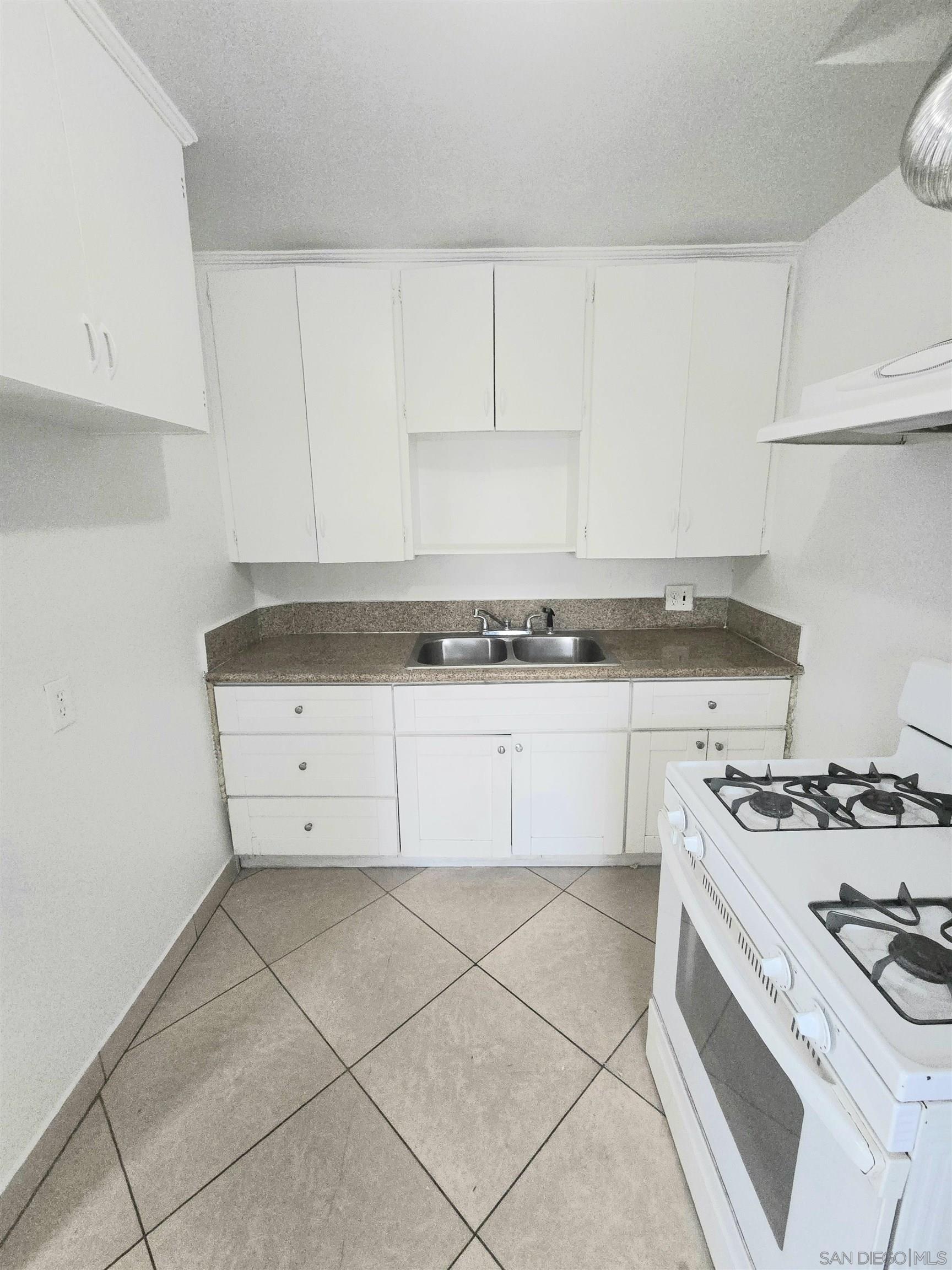 Detail Gallery Image 6 of 13 For 3832  Boundary, San Diego,  CA 92104 - 1 Beds | 1 Baths