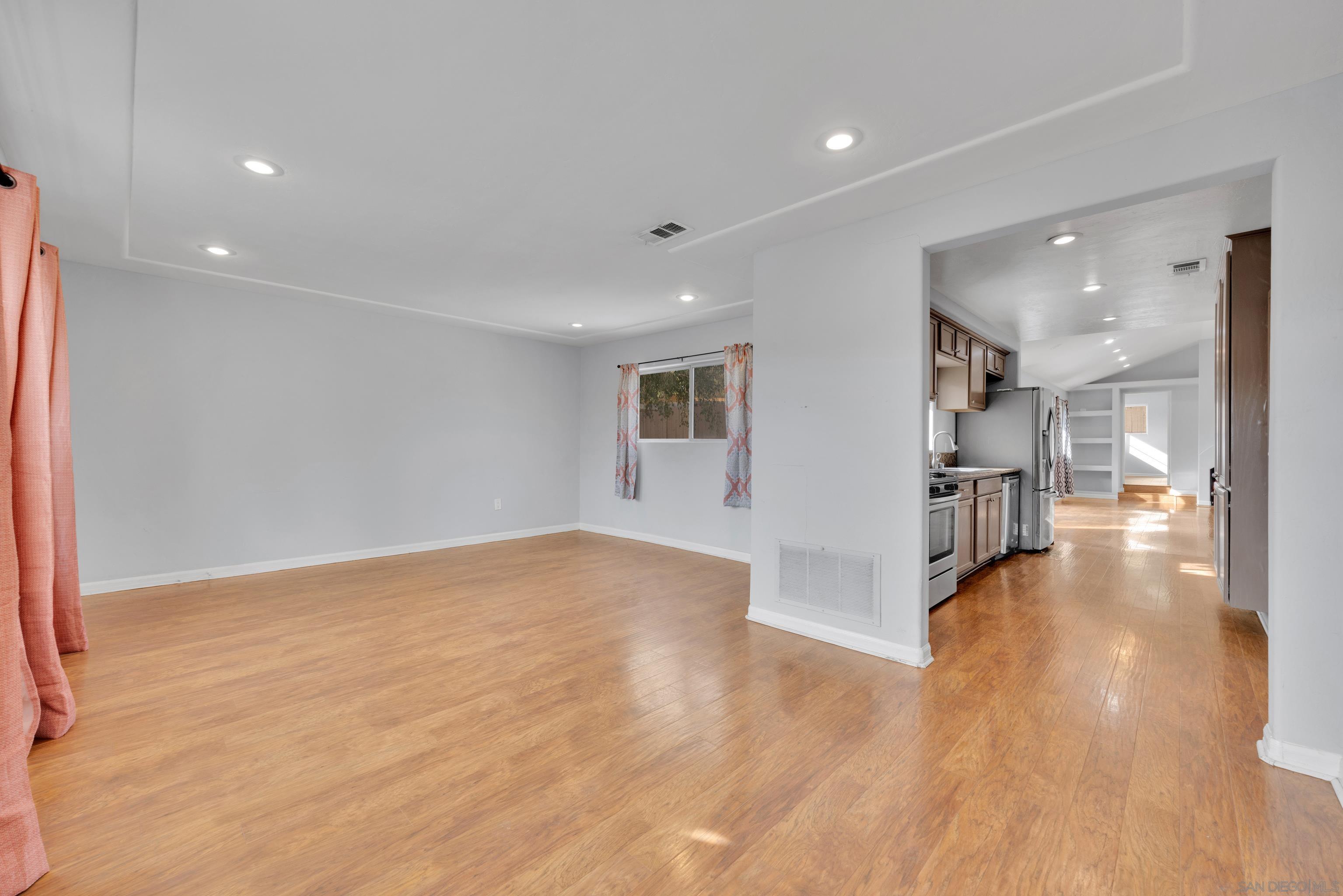 Detail Gallery Image 8 of 56 For 5170  Randlett Dr, La Mesa,  CA 91942 - 3 Beds | 2 Baths