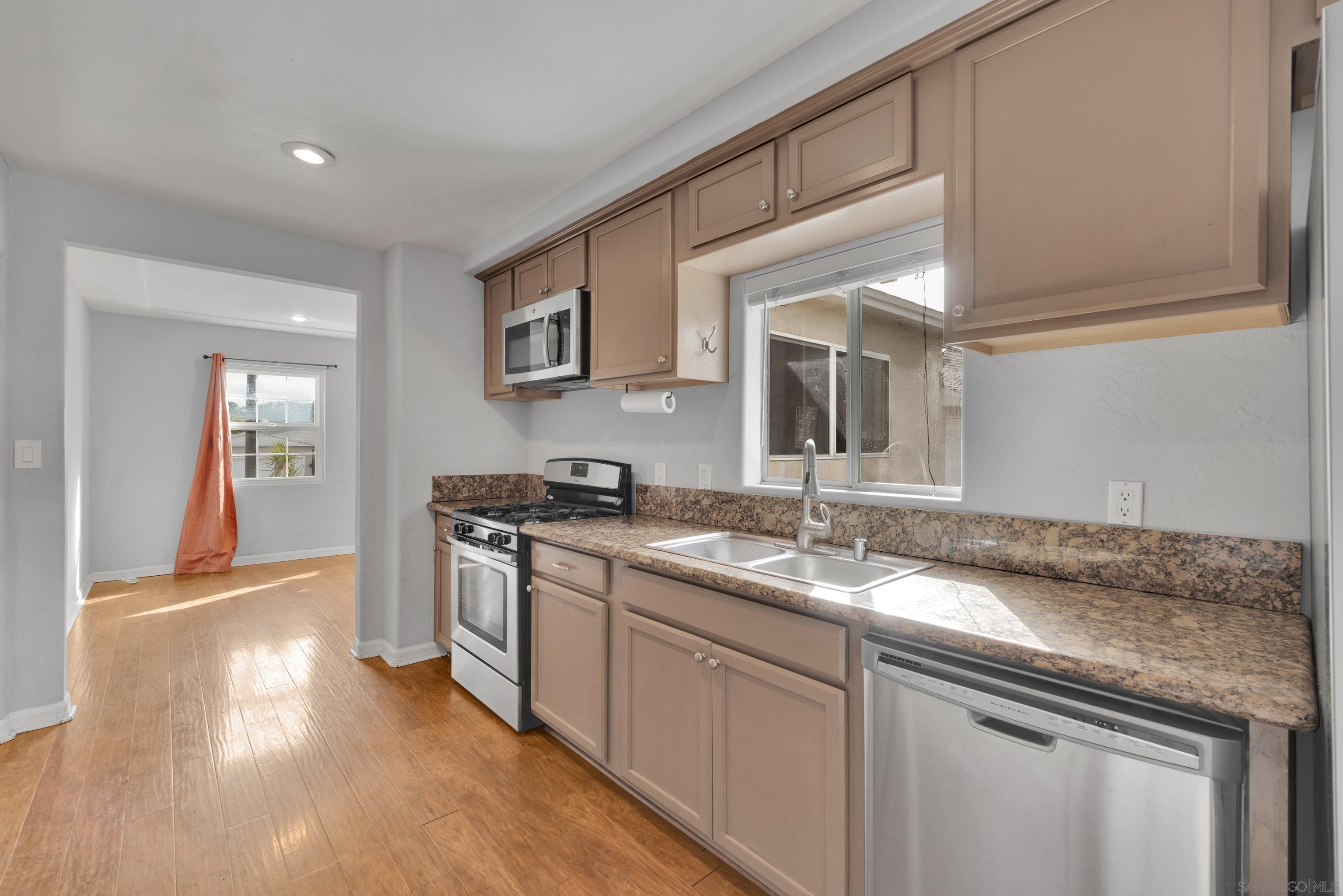 Detail Gallery Image 11 of 56 For 5170  Randlett Dr, La Mesa,  CA 91942 - 3 Beds | 2 Baths