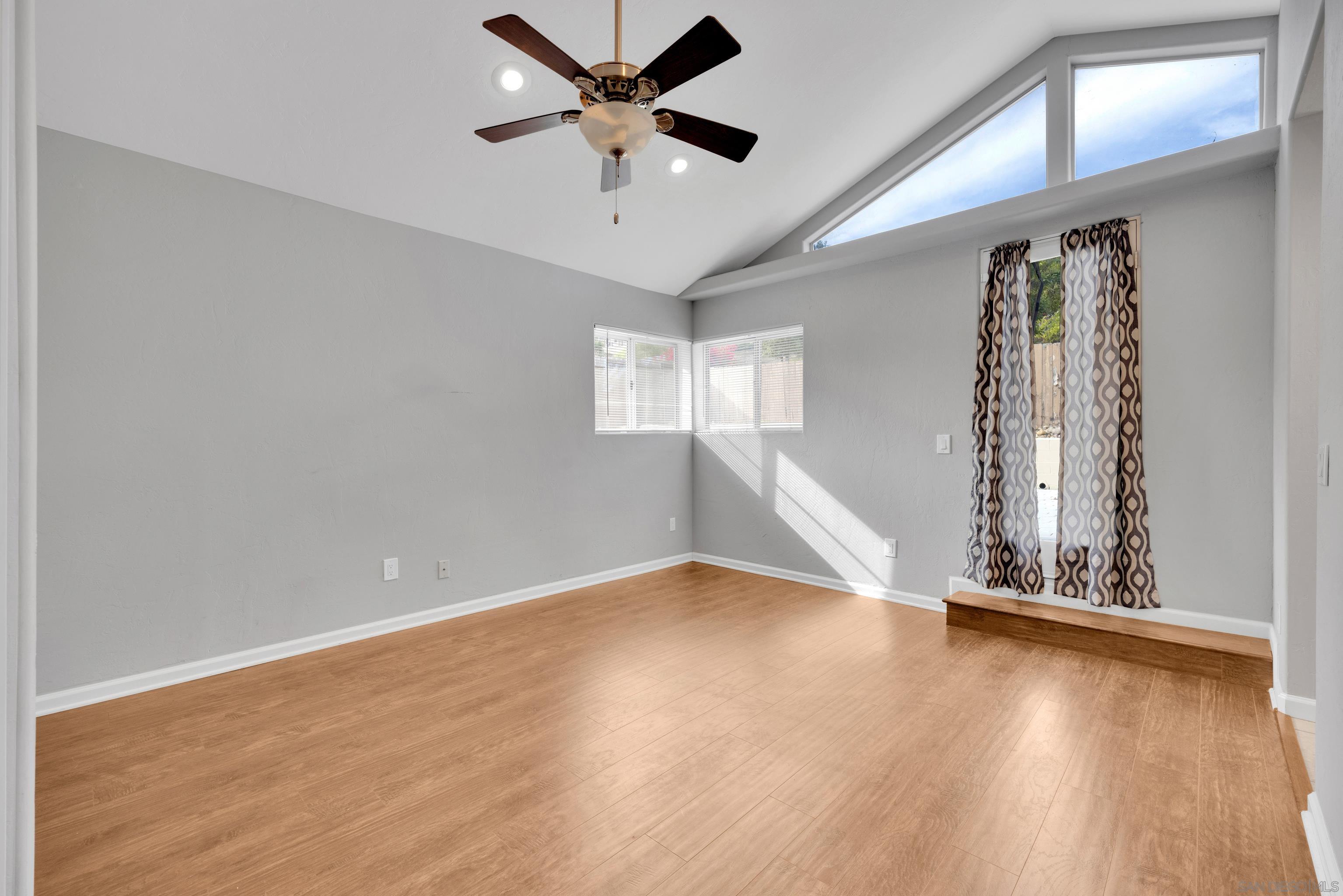 Detail Gallery Image 21 of 56 For 5170  Randlett Dr, La Mesa,  CA 91942 - 3 Beds | 2 Baths