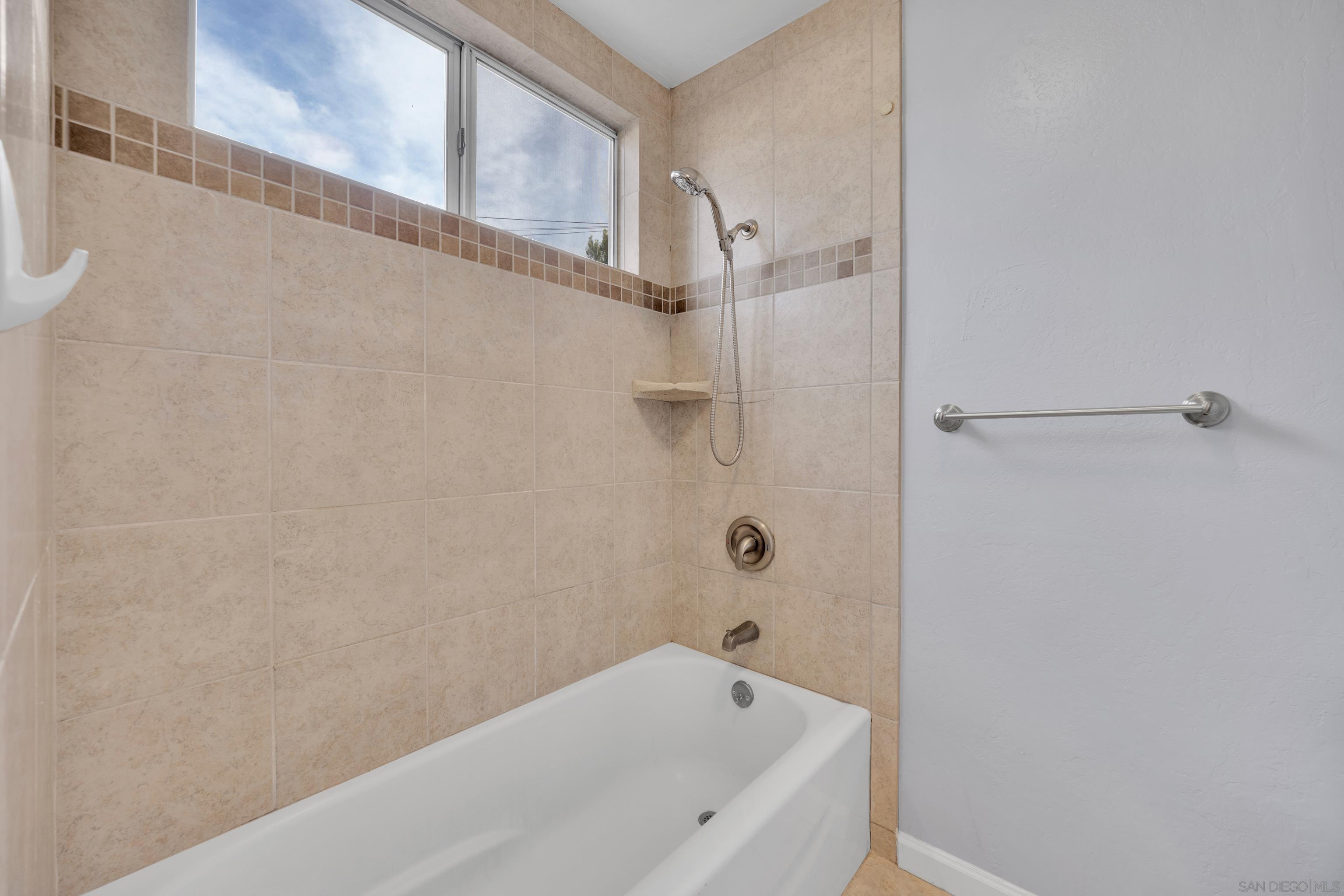Detail Gallery Image 25 of 56 For 5170  Randlett Dr, La Mesa,  CA 91942 - 3 Beds | 2 Baths