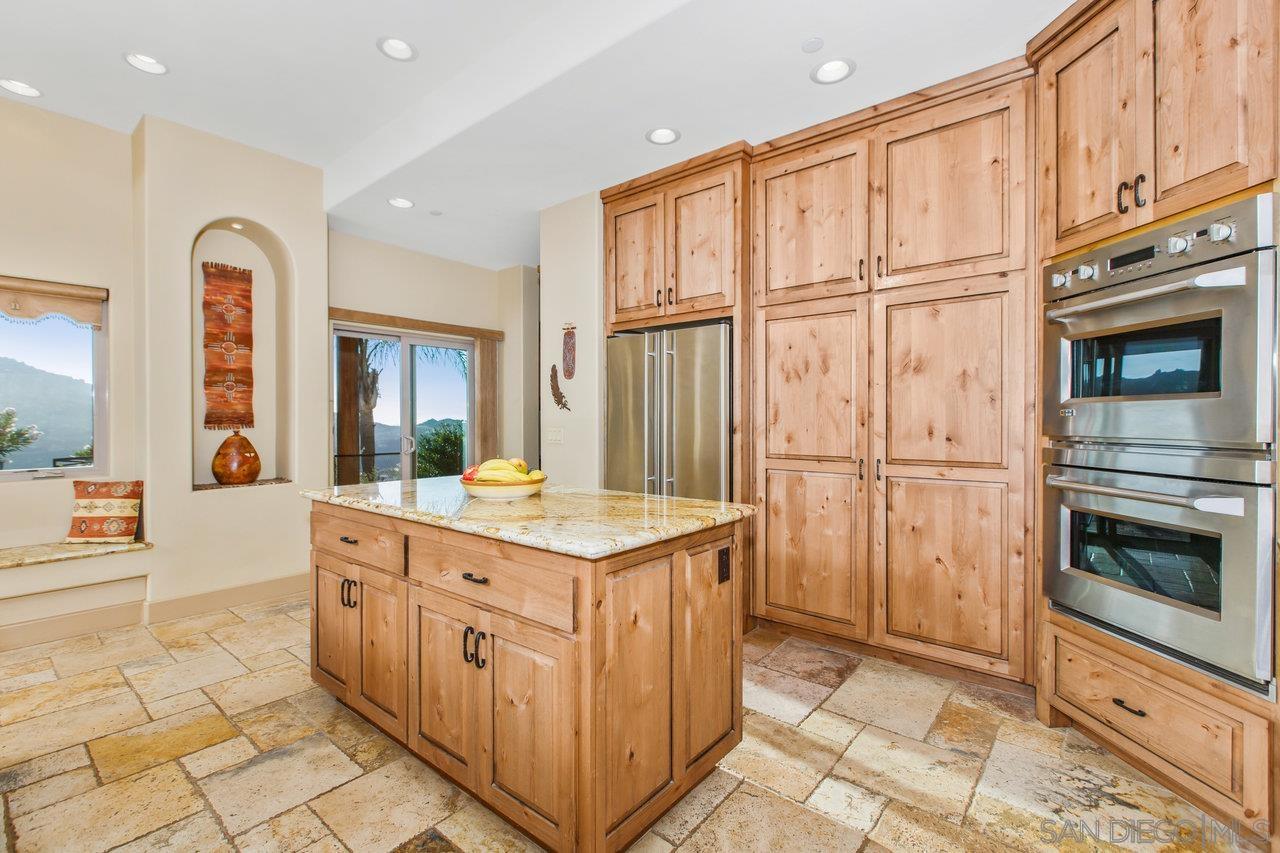 Detail Gallery Image 7 of 41 For 15715  Green Valley Truck Trail, Ramona,  CA 92065 - 3 Beds | 3 Baths