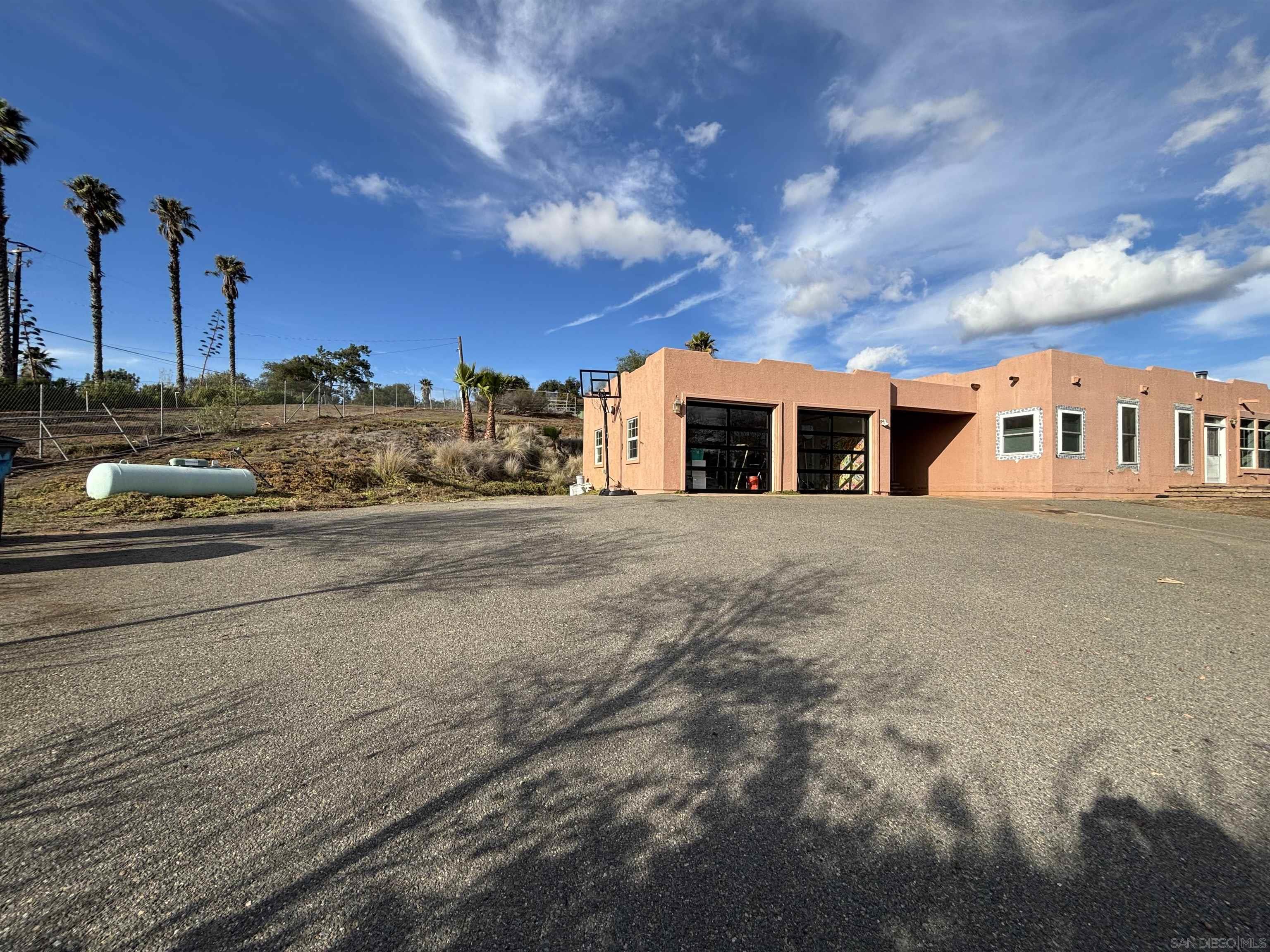 Detail Gallery Image 2 of 37 For 6960 W Lilac Rd, Bonsall,  CA 92003 - 4 Beds | 3 Baths