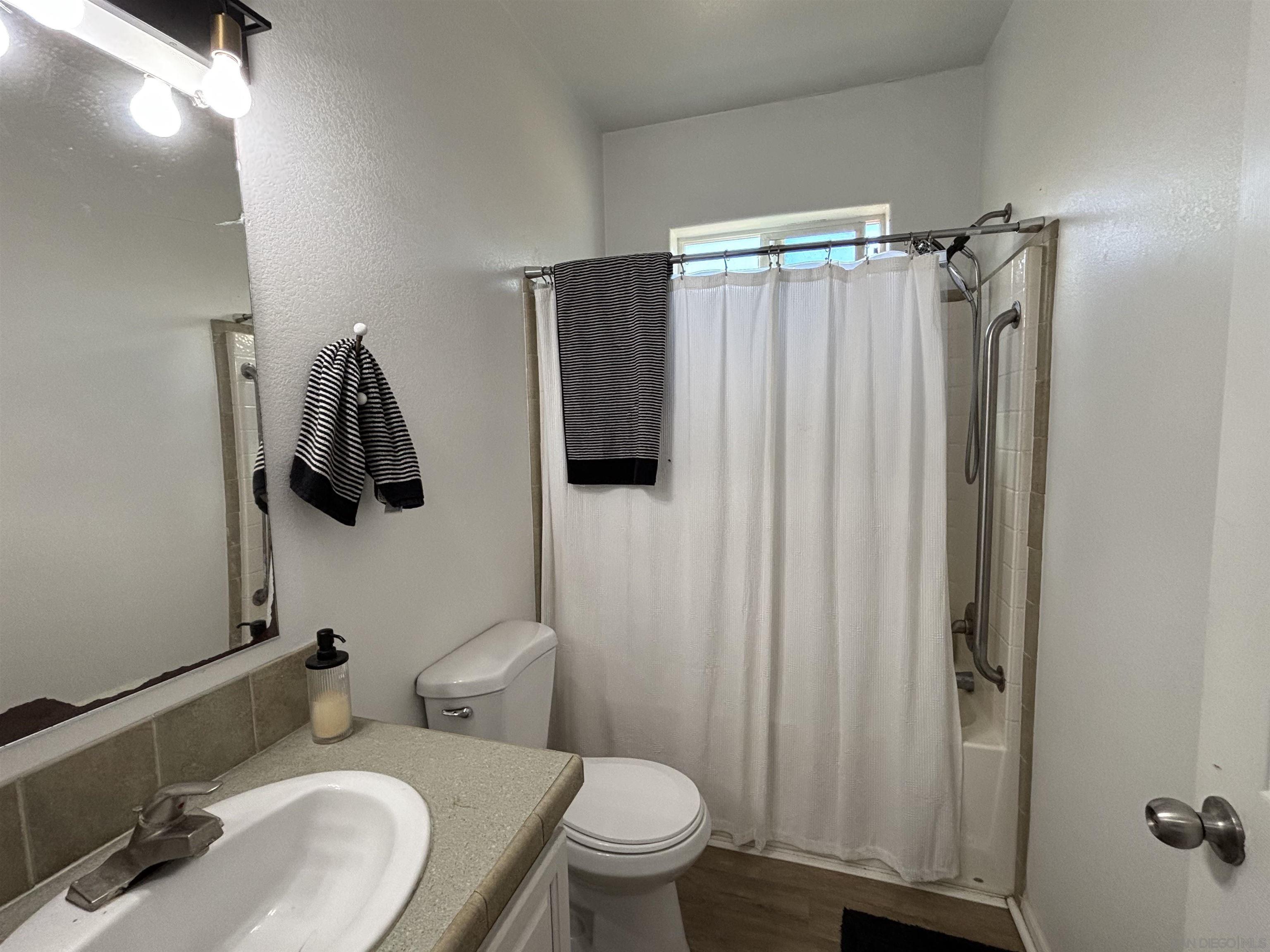 Detail Gallery Image 22 of 37 For 6960 W Lilac Rd, Bonsall,  CA 92003 - 4 Beds | 3 Baths