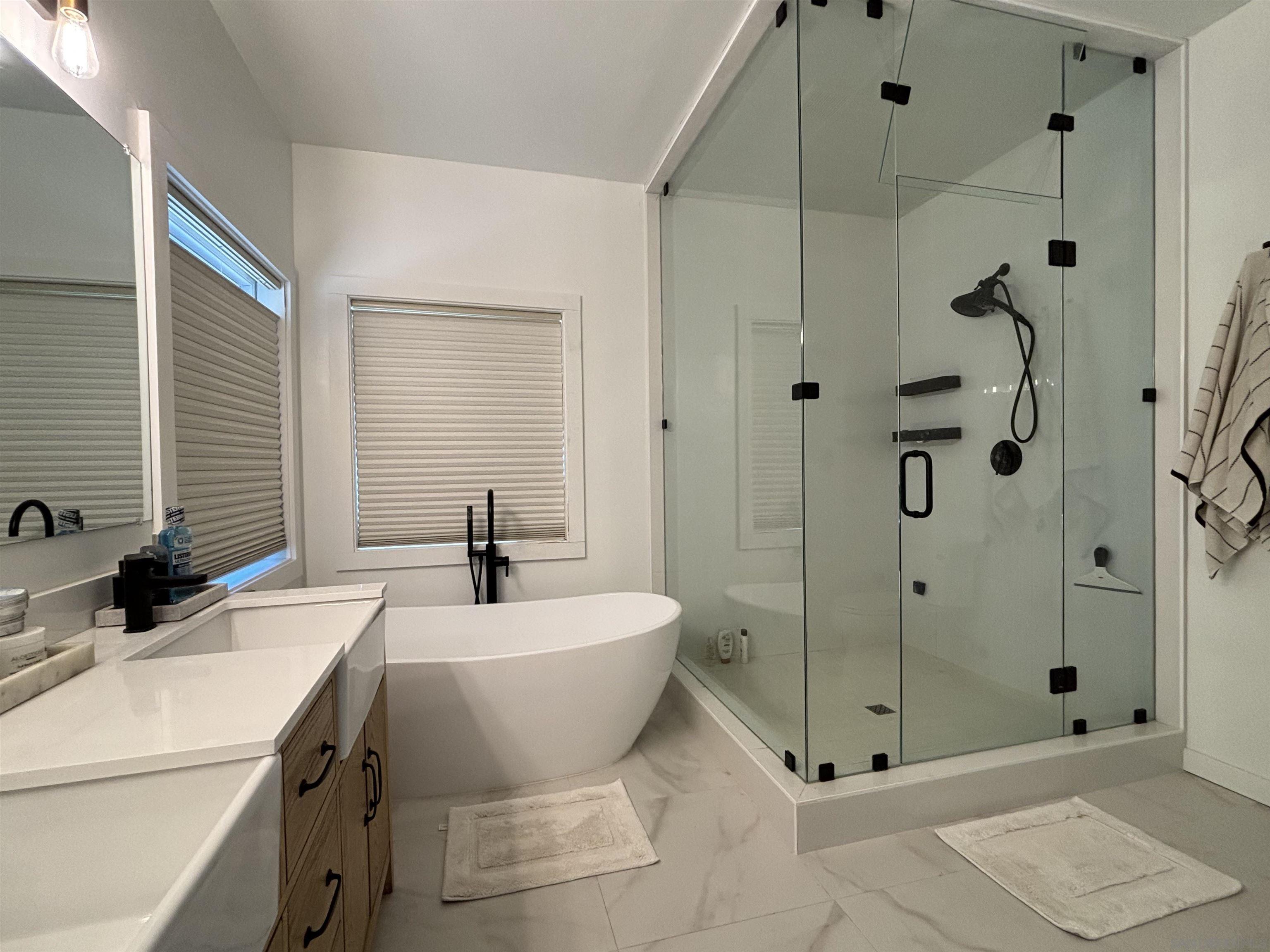 Detail Gallery Image 4 of 37 For 6960 W Lilac Rd, Bonsall,  CA 92003 - 4 Beds | 3 Baths