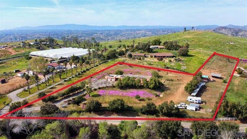 Detail Gallery Image 5 of 37 For 6960 W Lilac Rd, Bonsall,  CA 92003 - 4 Beds | 3 Baths