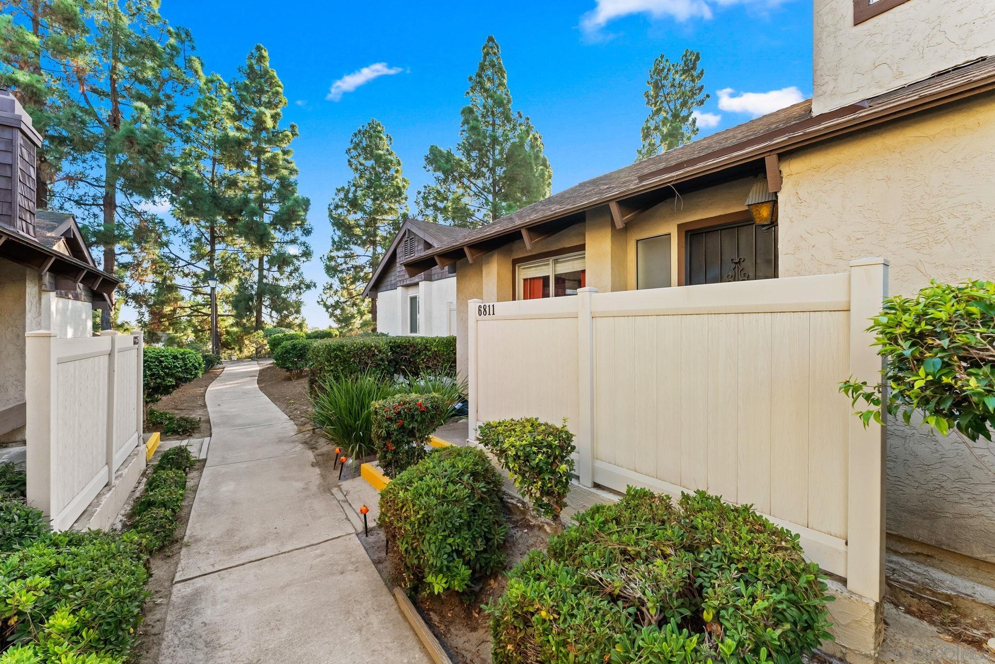 Detail Gallery Image 2 of 47 For 6811  Parkside Avenue, San Diego,  CA 92139 - 3 Beds | 2 Baths