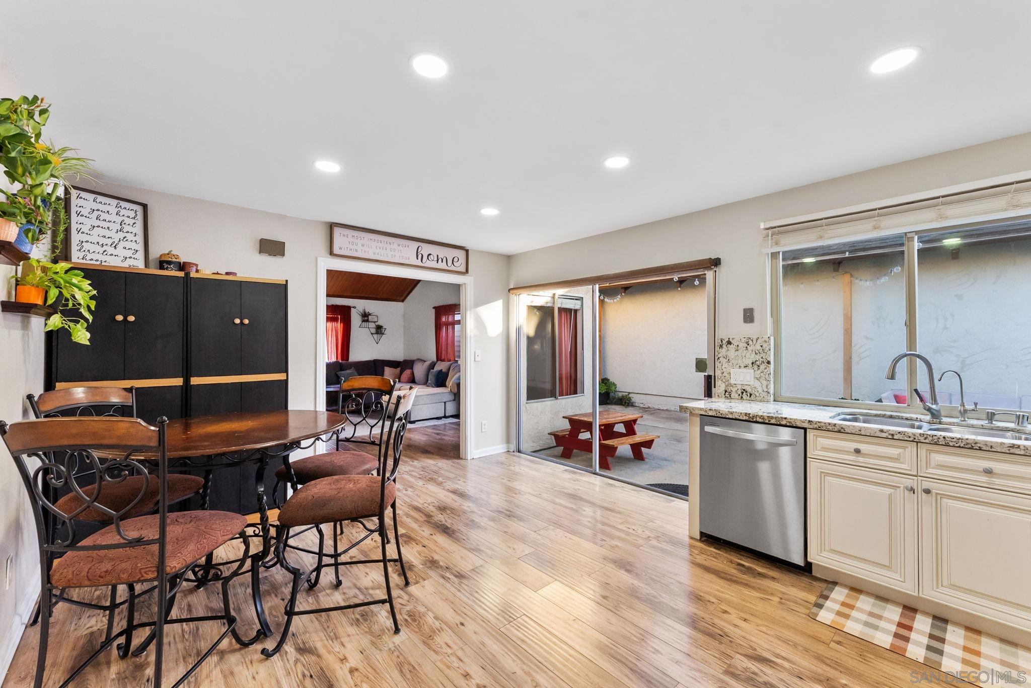 Detail Gallery Image 14 of 47 For 6811  Parkside Avenue, San Diego,  CA 92139 - 3 Beds | 2 Baths