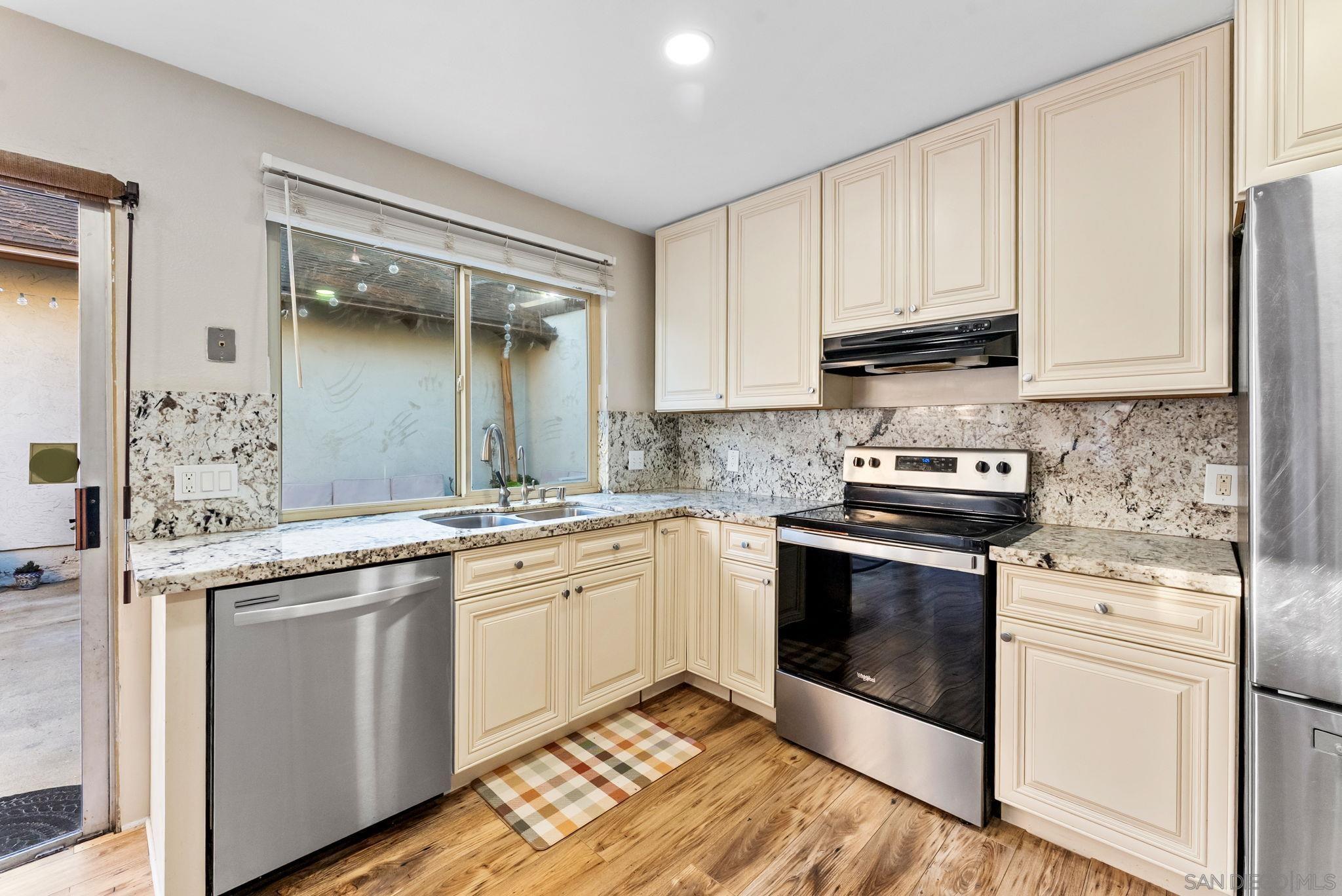 Detail Gallery Image 16 of 47 For 6811  Parkside Avenue, San Diego,  CA 92139 - 3 Beds | 2 Baths