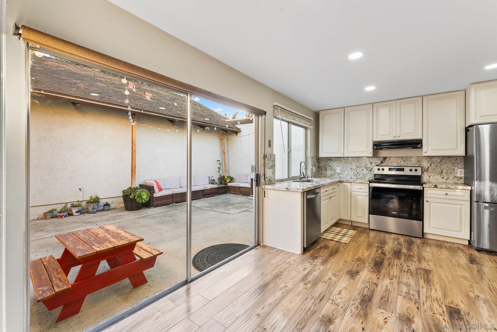 Detail Gallery Image 18 of 47 For 6811  Parkside Avenue, San Diego,  CA 92139 - 3 Beds | 2 Baths