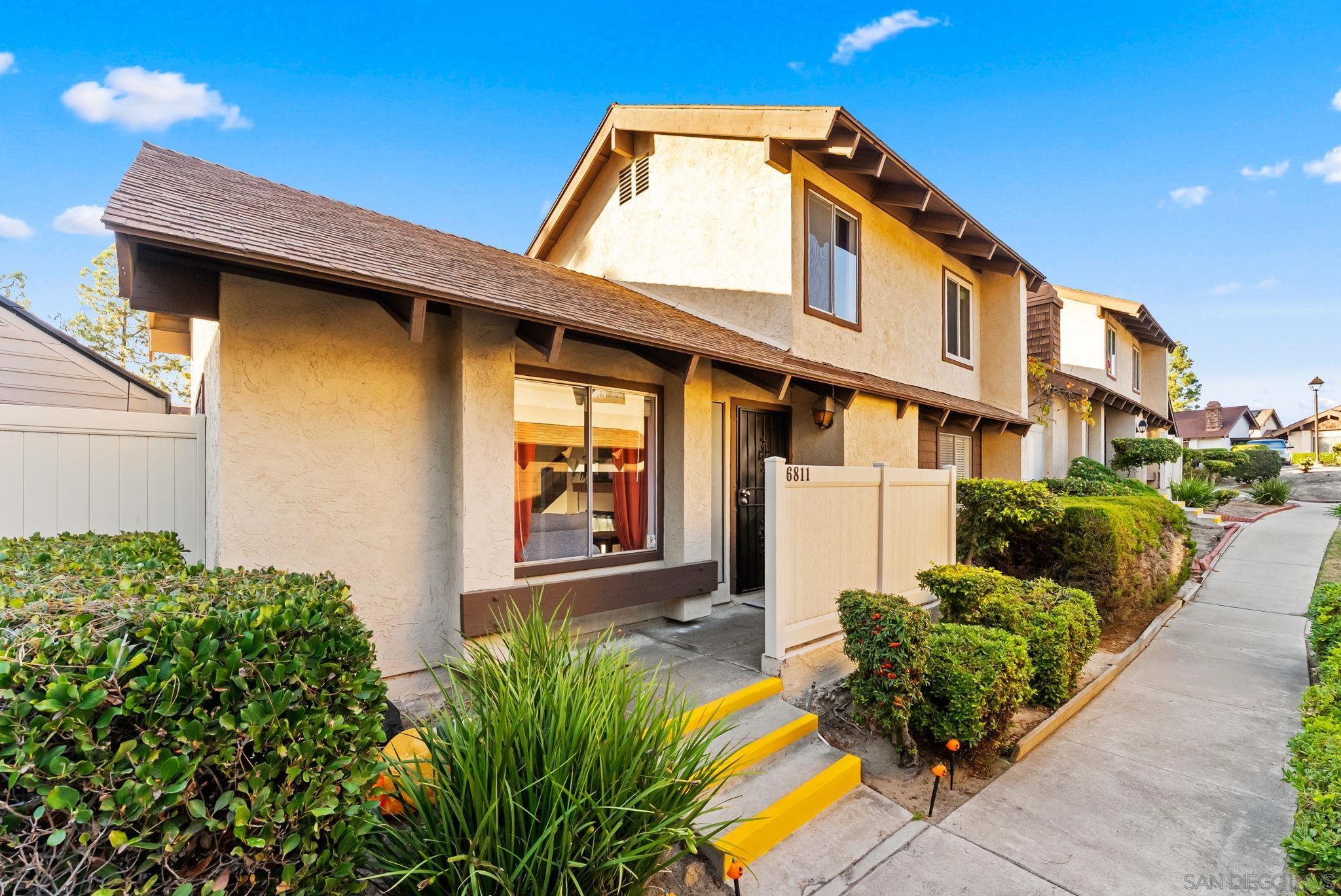 Detail Gallery Image 3 of 47 For 6811  Parkside Avenue, San Diego,  CA 92139 - 3 Beds | 2 Baths