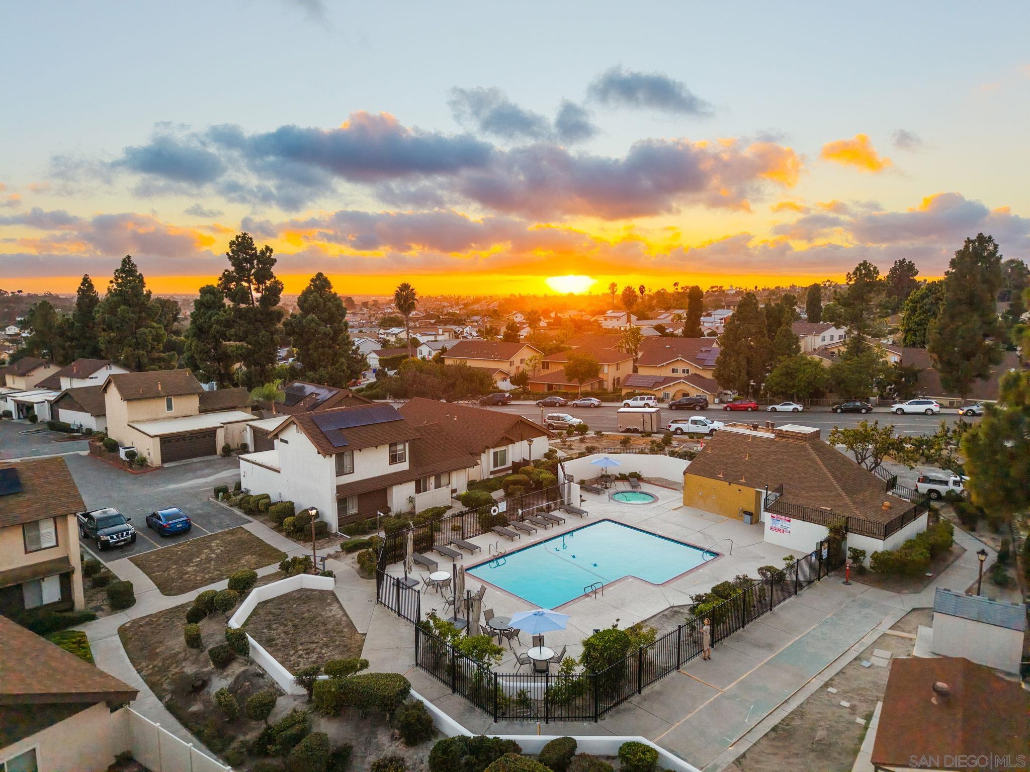 Detail Gallery Image 4 of 47 For 6811  Parkside Avenue, San Diego,  CA 92139 - 3 Beds | 2 Baths