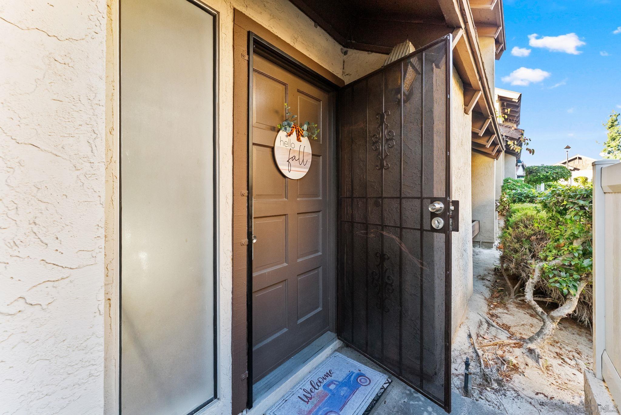 Detail Gallery Image 5 of 47 For 6811  Parkside Avenue, San Diego,  CA 92139 - 3 Beds | 2 Baths