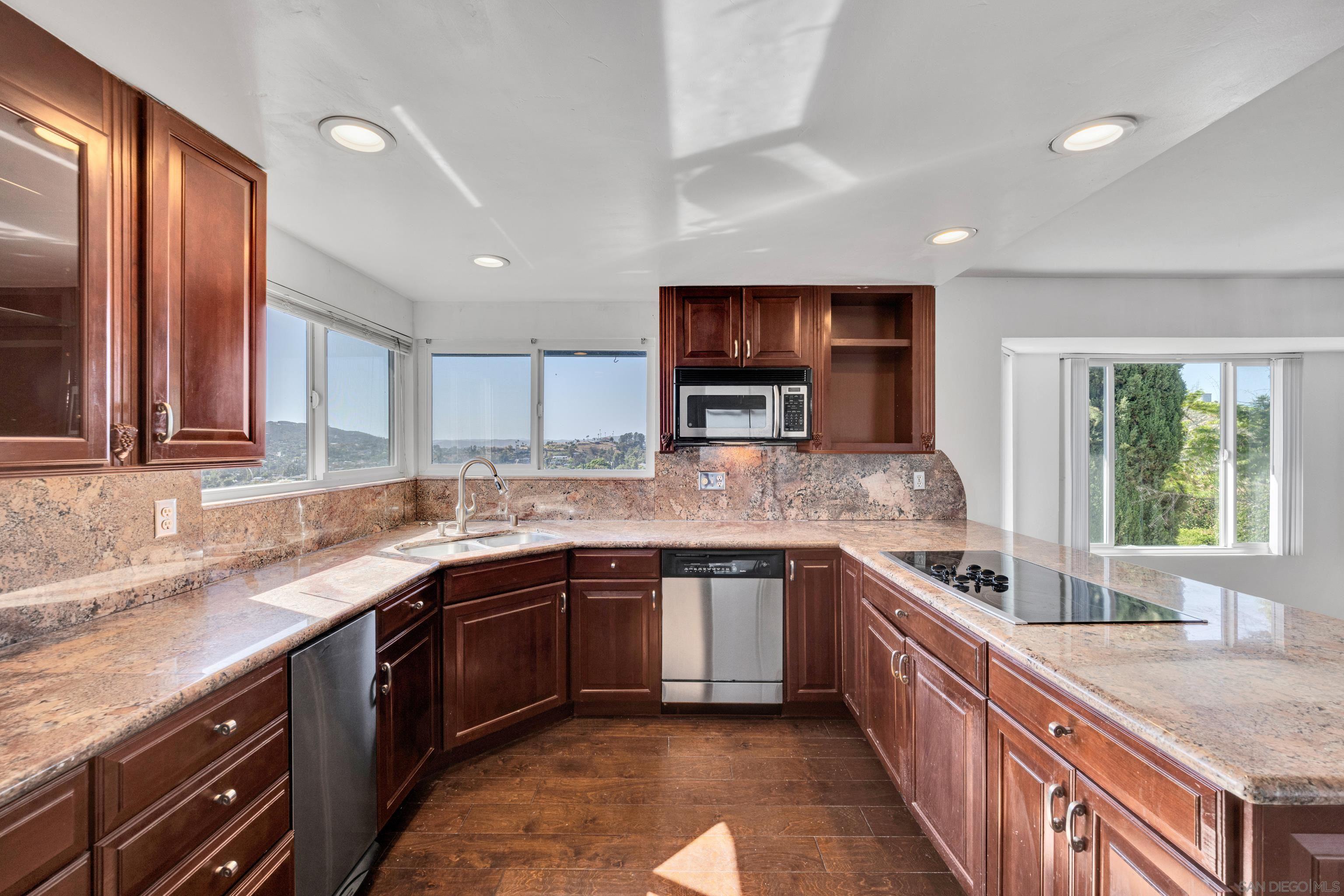 Detail Gallery Image 19 of 59 For 12673  Jackson Hill Dr, El Cajon,  CA 92021 - 4 Beds | 4 Baths