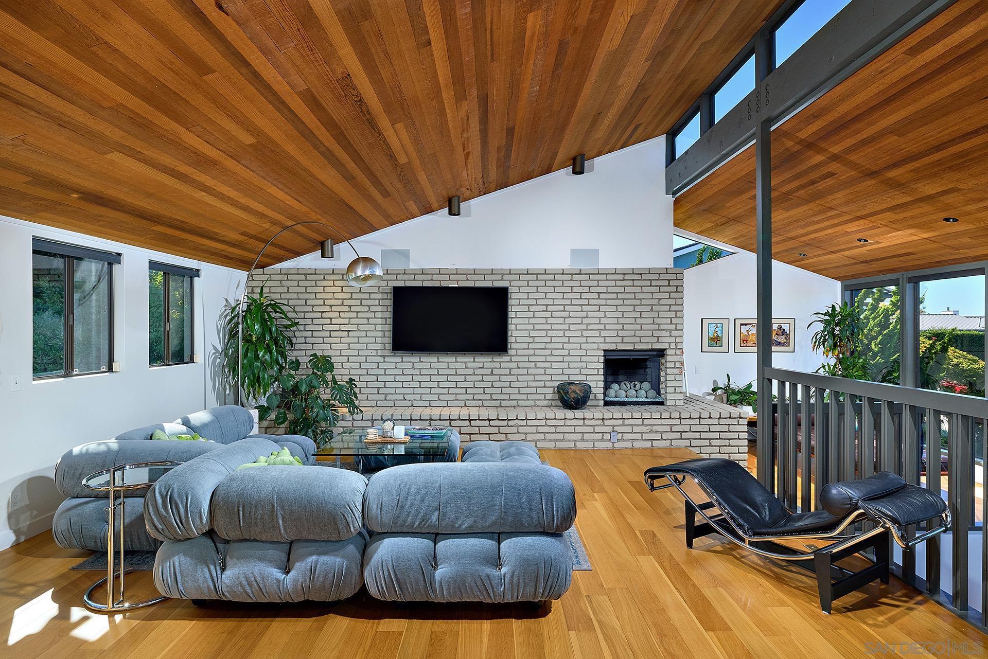 Detail Gallery Image 11 of 35 For 2551  via Viesta, La Jolla,  CA 92037 - 3 Beds | 2/1 Baths