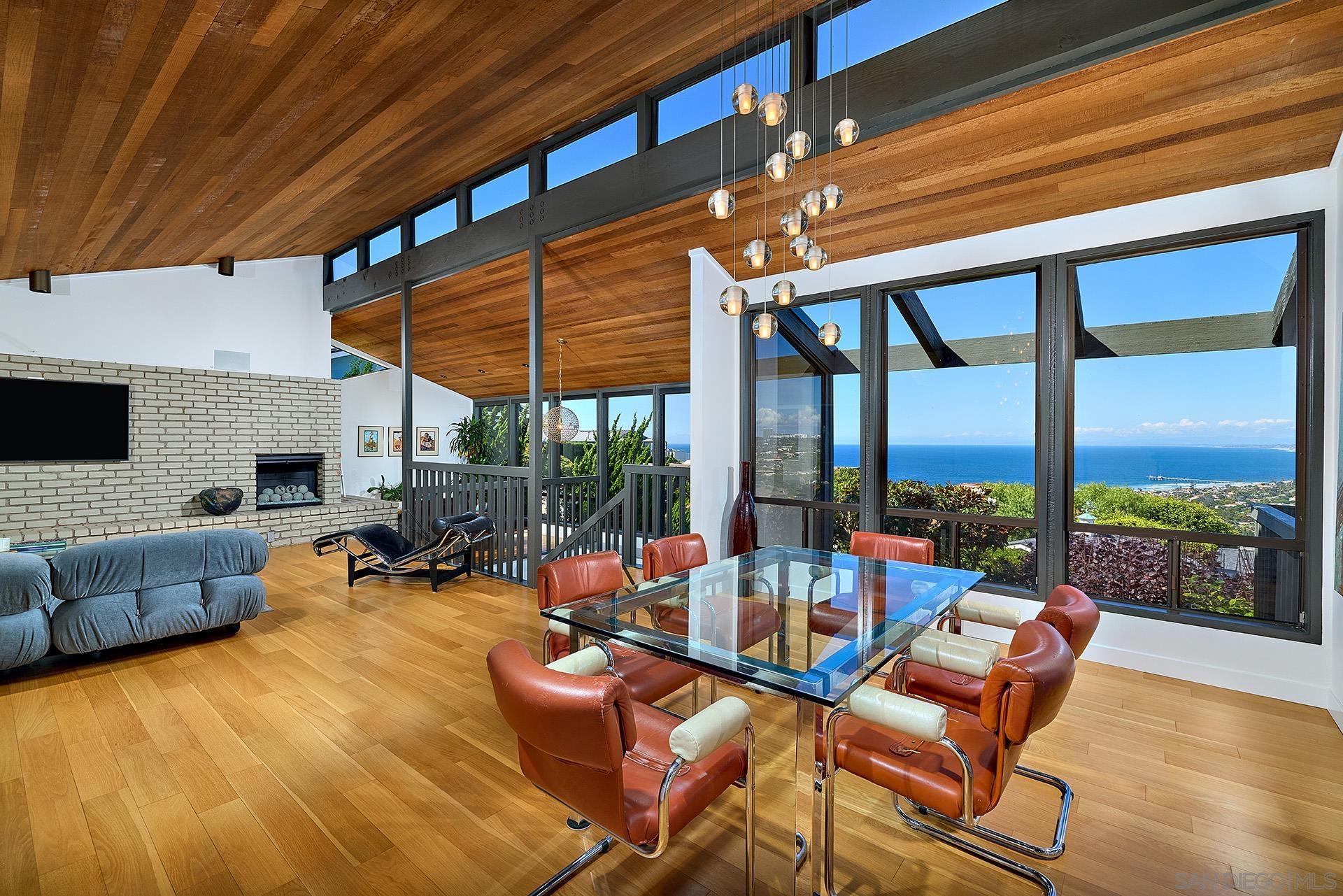 Detail Gallery Image 12 of 35 For 2551  via Viesta, La Jolla,  CA 92037 - 3 Beds | 2/1 Baths