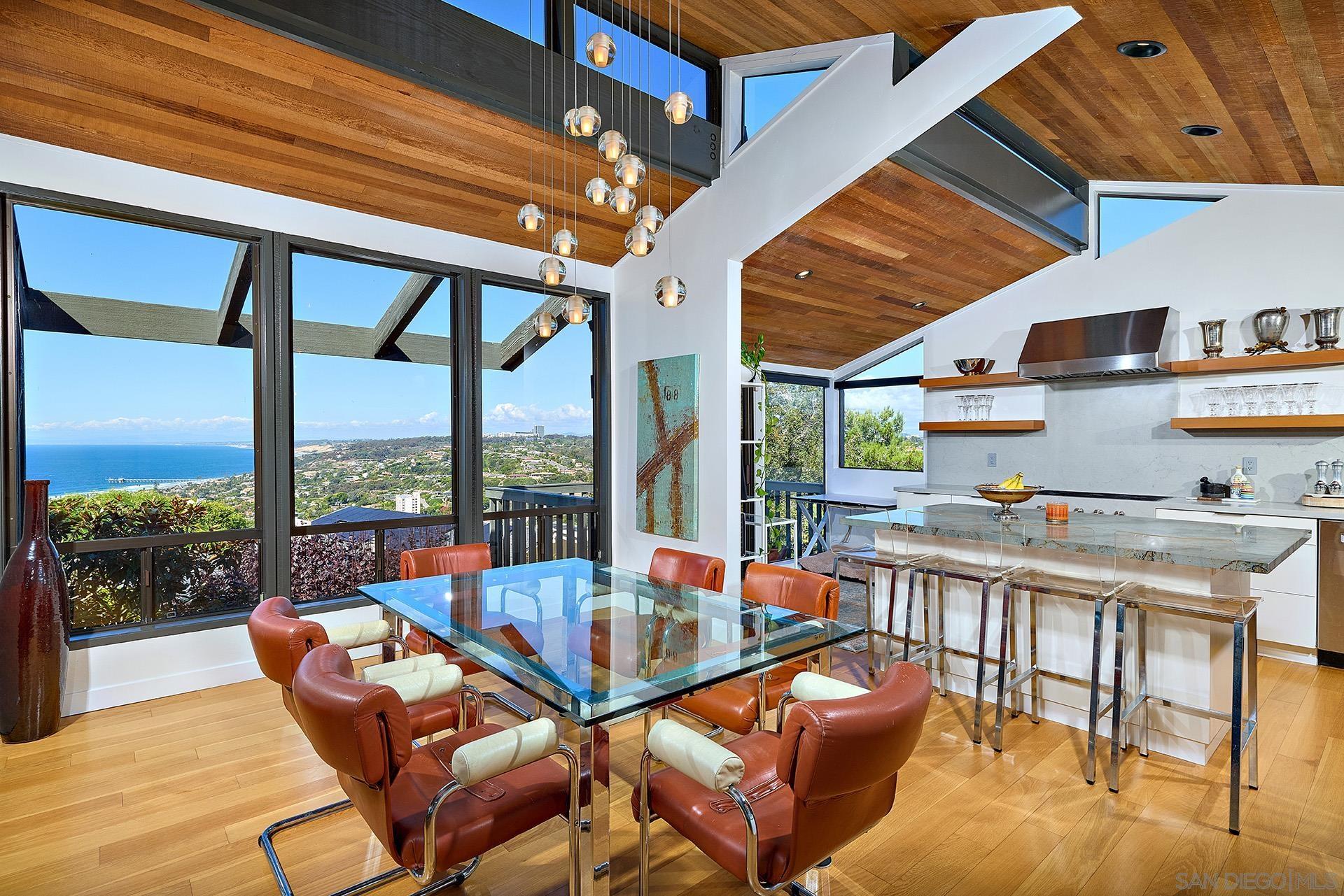 Detail Gallery Image 14 of 35 For 2551  via Viesta, La Jolla,  CA 92037 - 3 Beds | 2/1 Baths