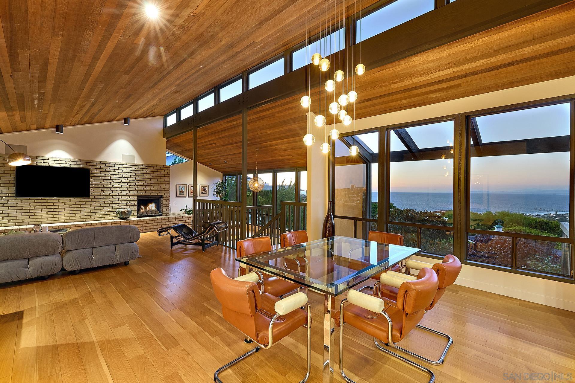 Detail Gallery Image 3 of 35 For 2551  via Viesta, La Jolla,  CA 92037 - 3 Beds | 2/1 Baths