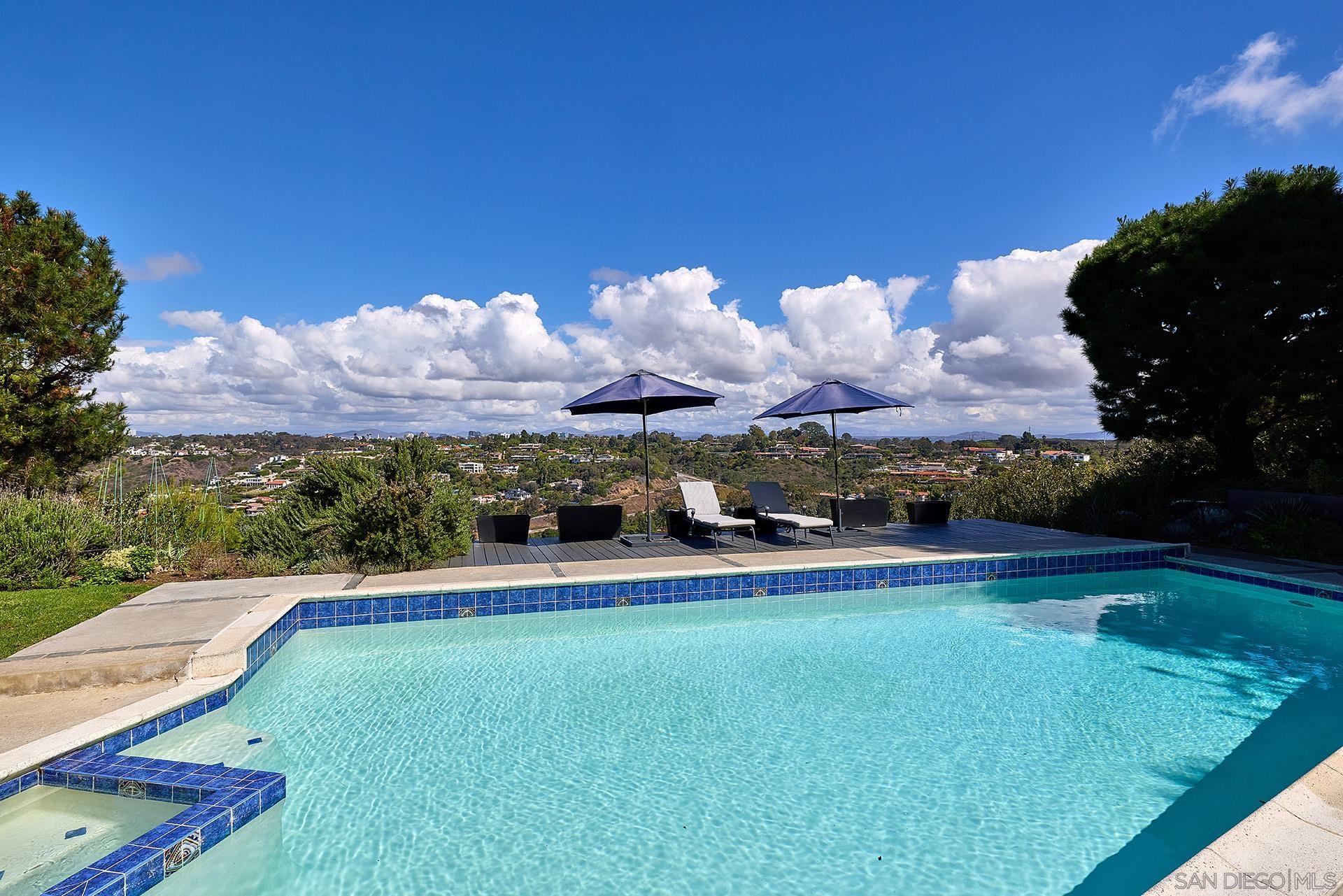 Detail Gallery Image 23 of 35 For 2551  via Viesta, La Jolla,  CA 92037 - 3 Beds | 2/1 Baths